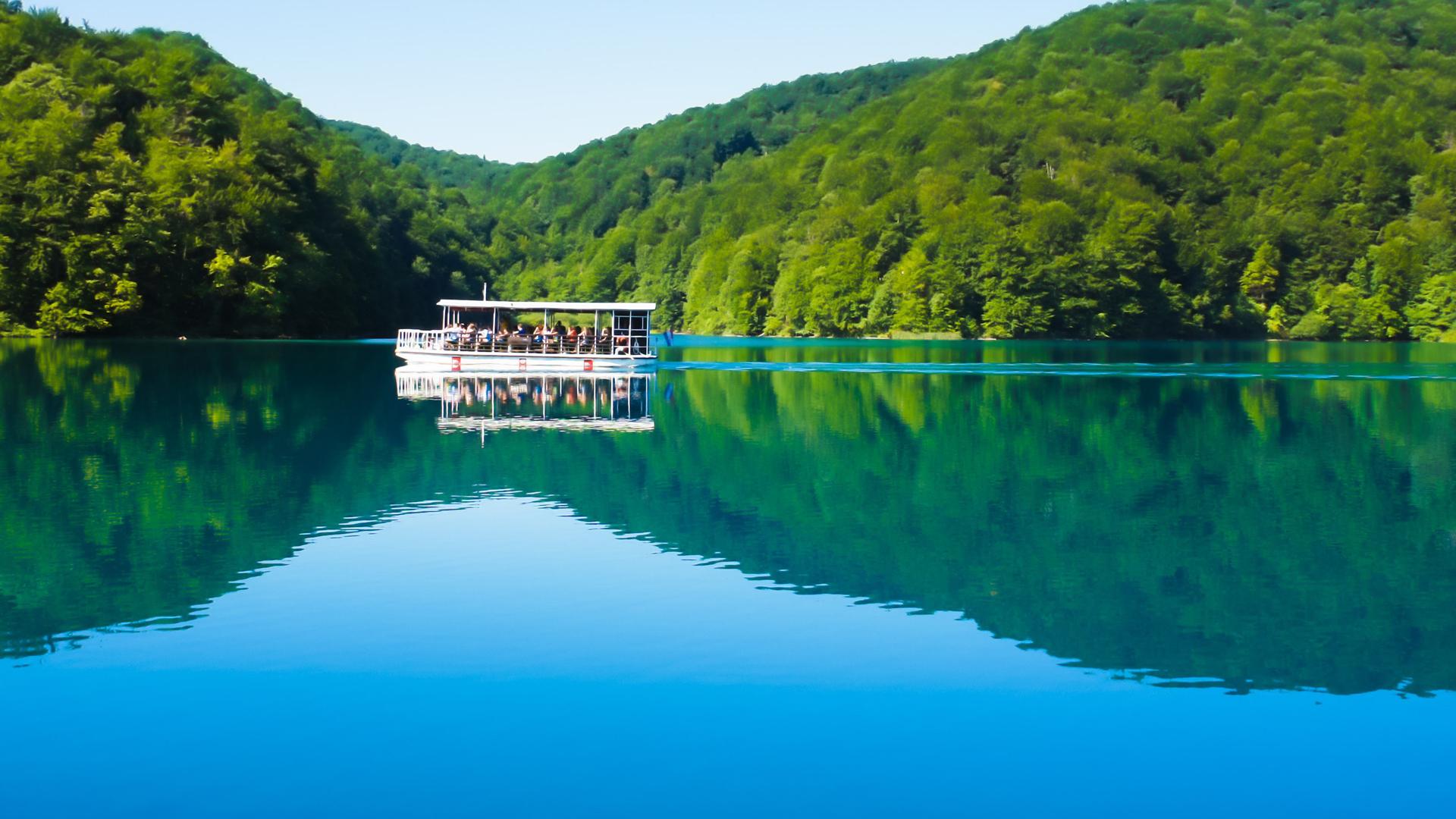Split to Zagreb Transfer: Plitvice Lakes Guided Day Trip
