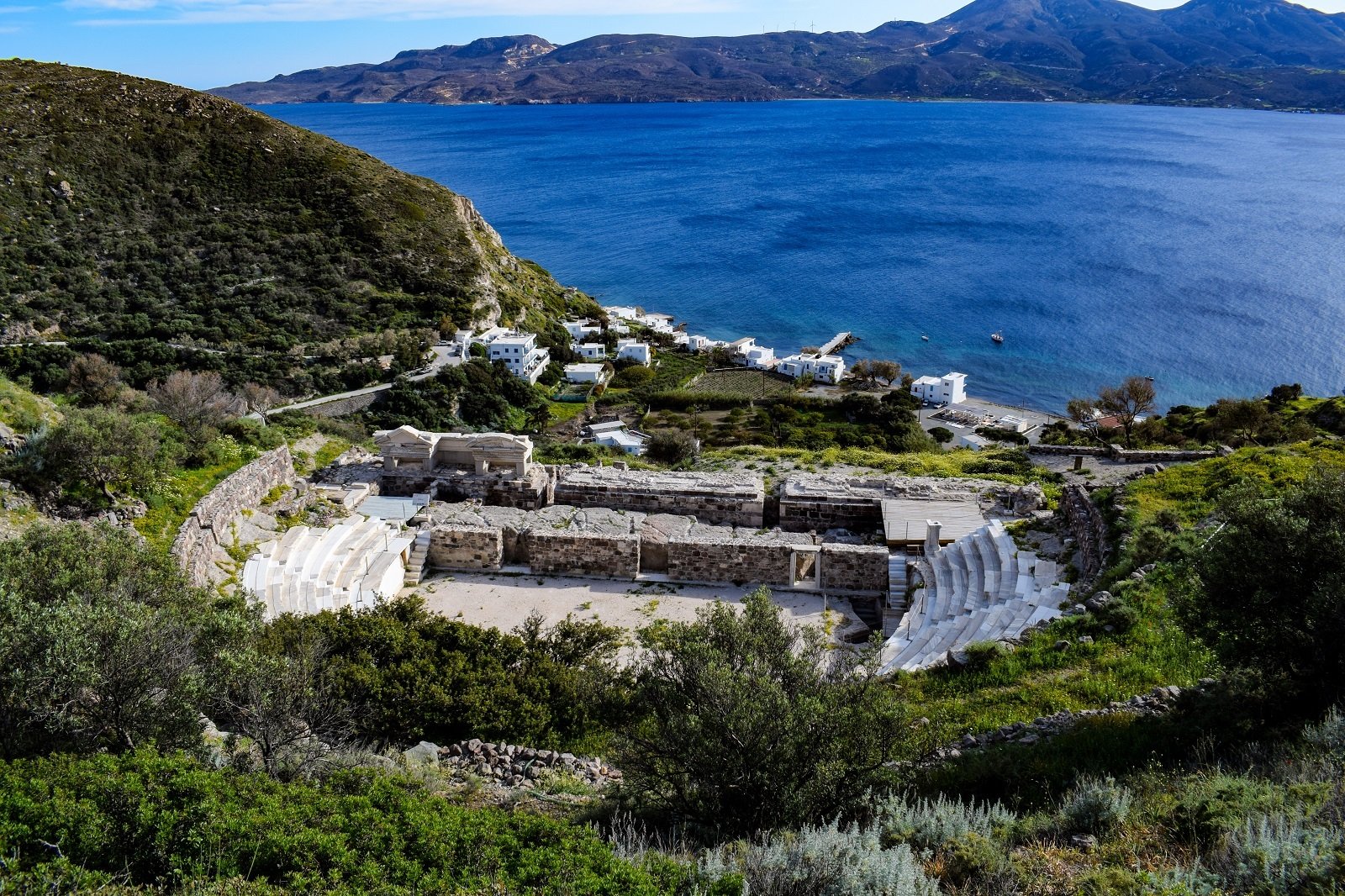 Milos Island: Archaeology & Culture Tour
