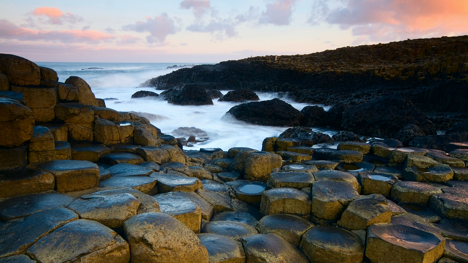 Titanic Belfast & Giant's Causeway Tours — image 4