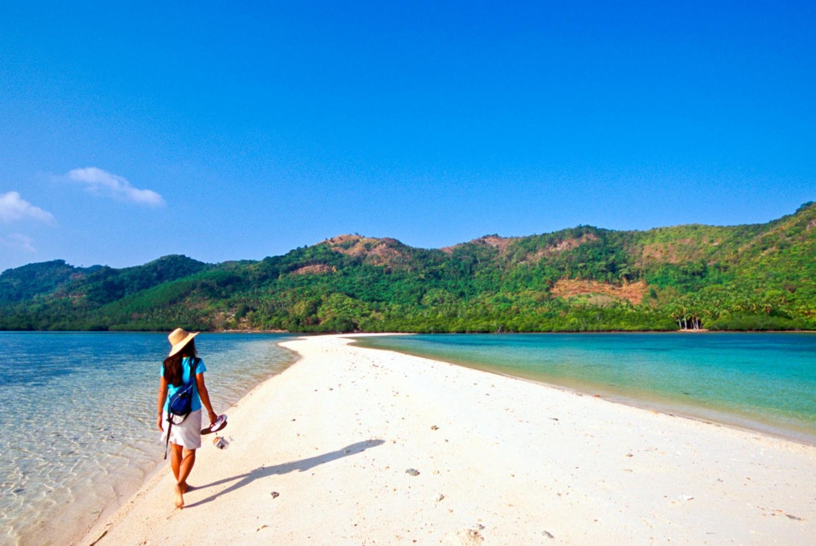 El Nido Island Hopping Tour B: Caves, Reefs & Snake Island