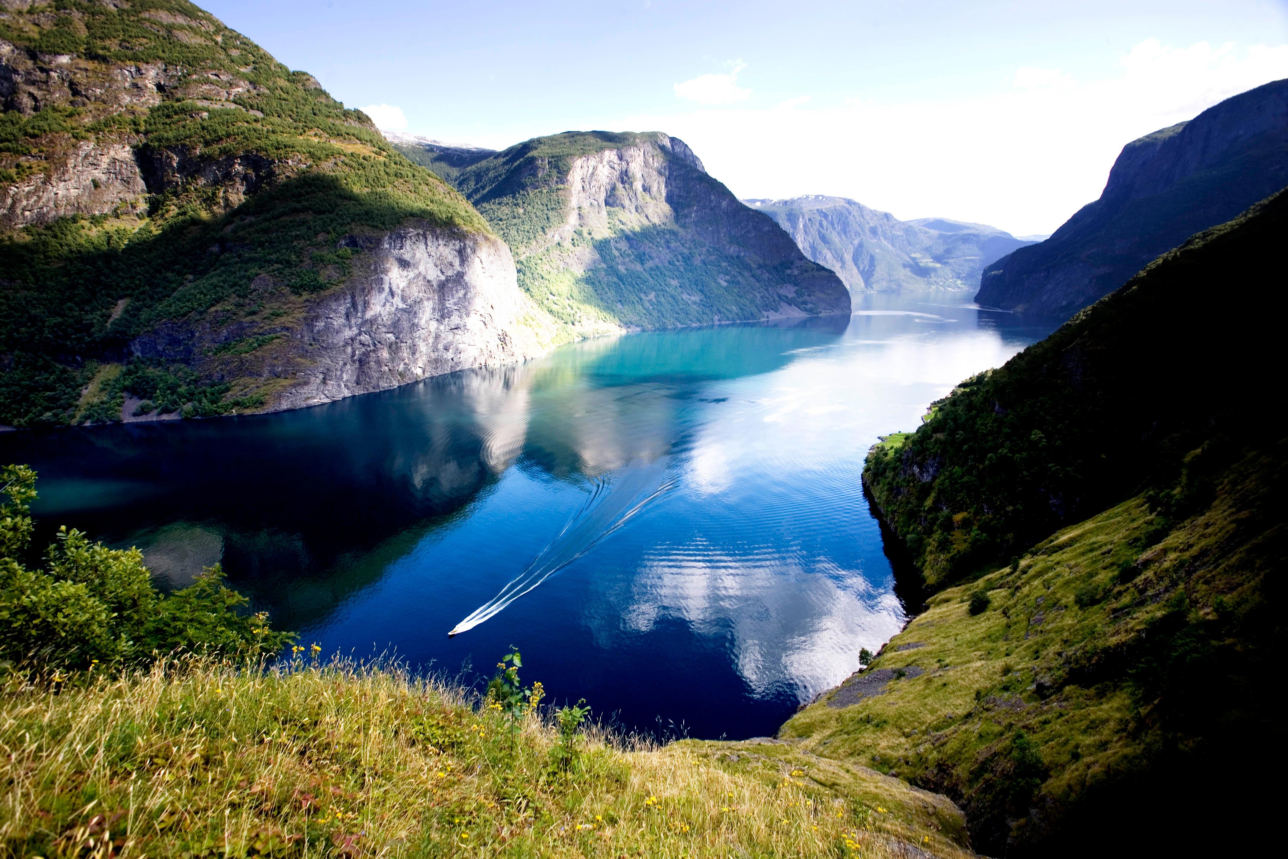 Private Sognefjord Day Tour with Fjord Cruise & Flåm Railway