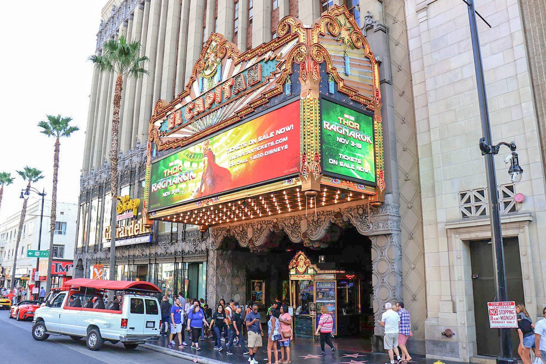 Hollywood open-air bus tour in Los Angeles — image 7