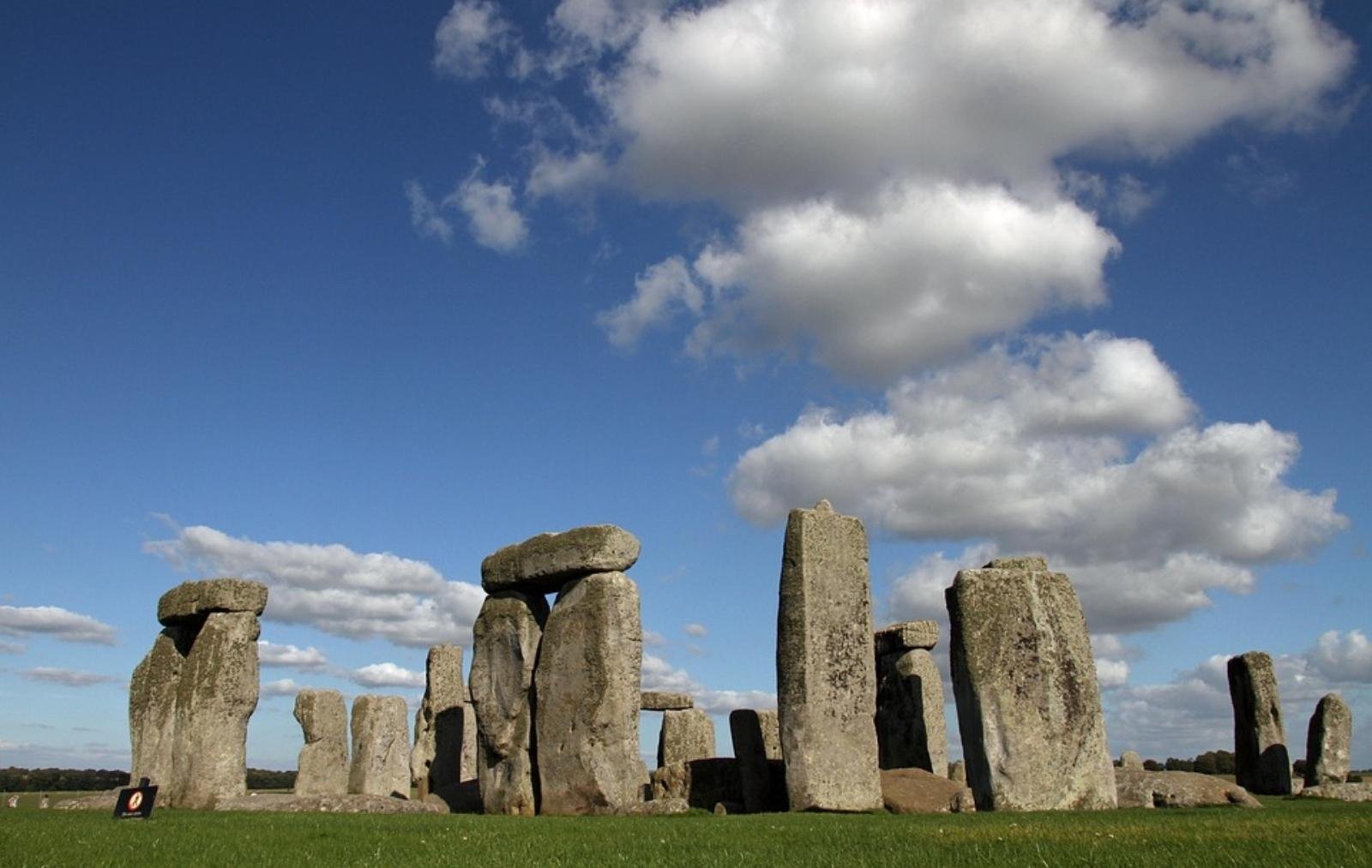 Stonehenge & Oxford Full-Day Tour from London