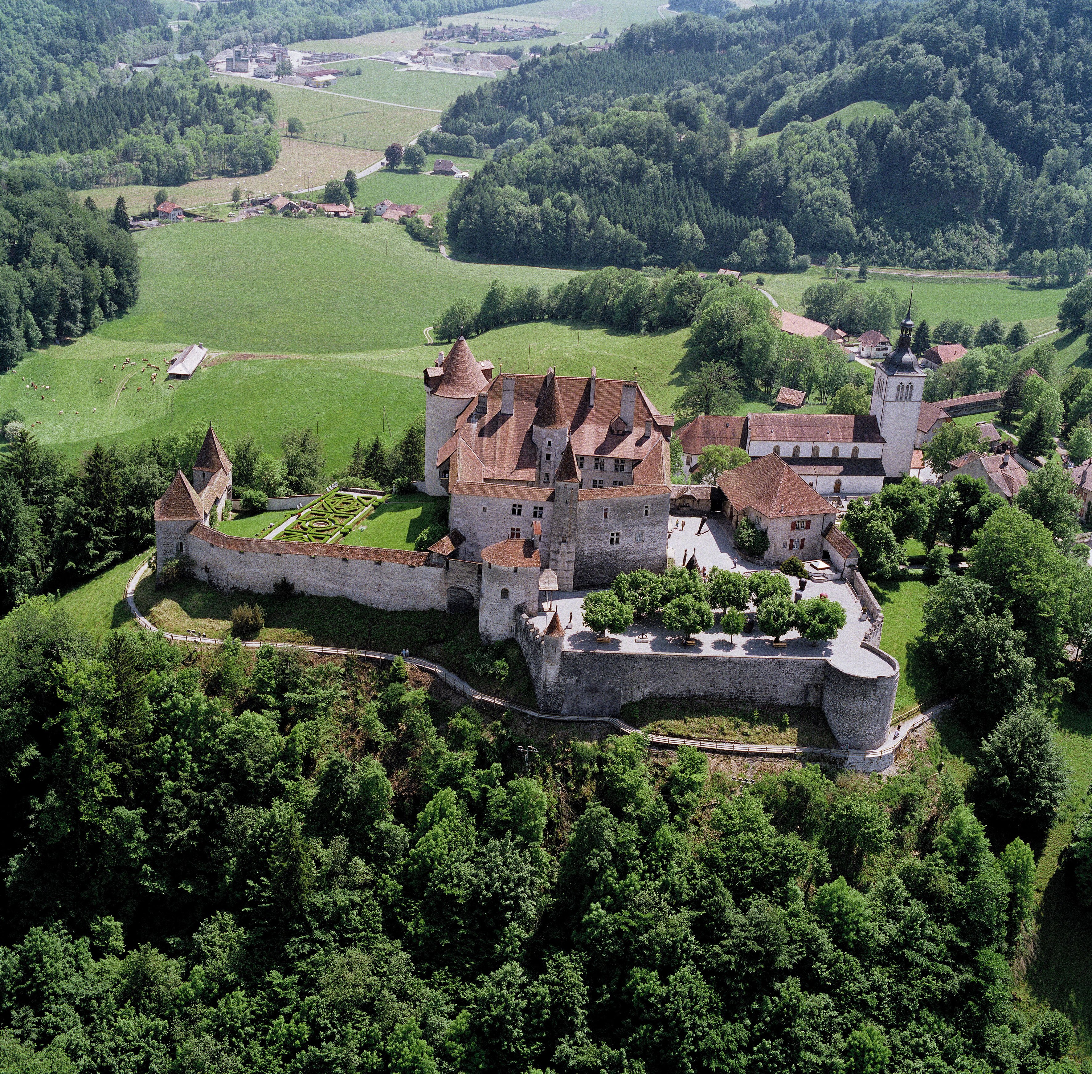Gruyères Day Trip from Geneva: Chocolate & Cheese Factories