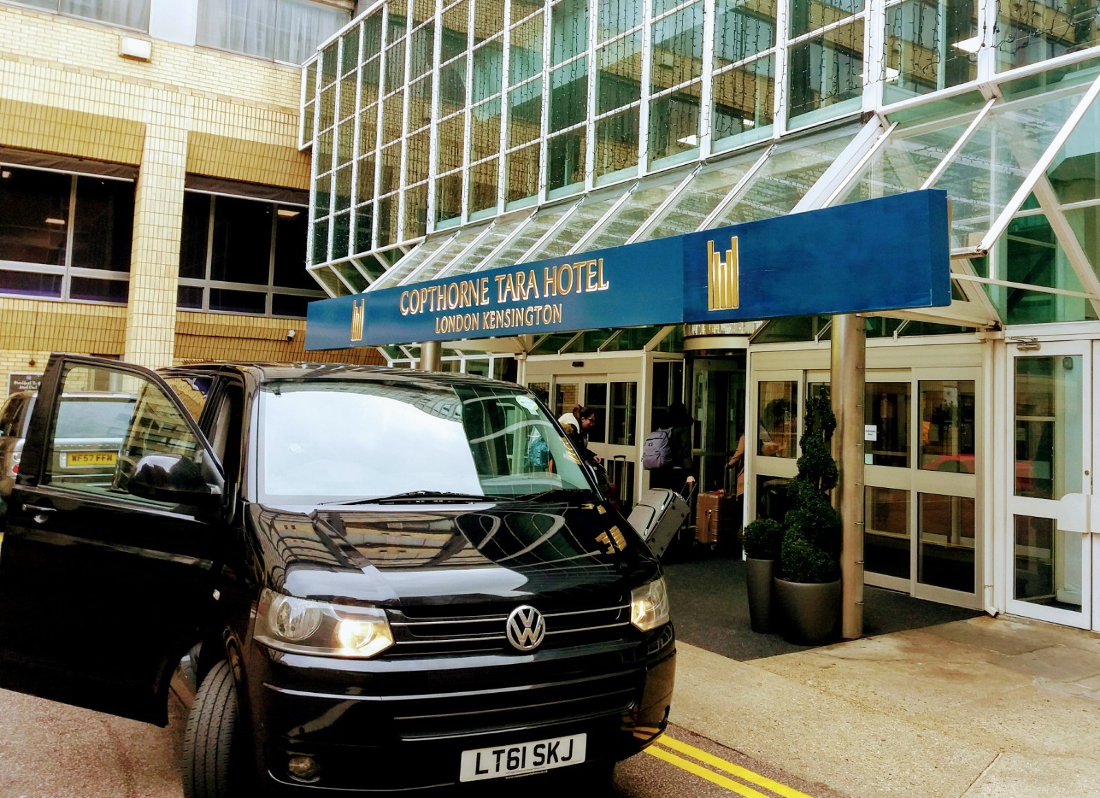 Shared Airport Transfer: Heathrow, Gatwick or Stansted to Central London