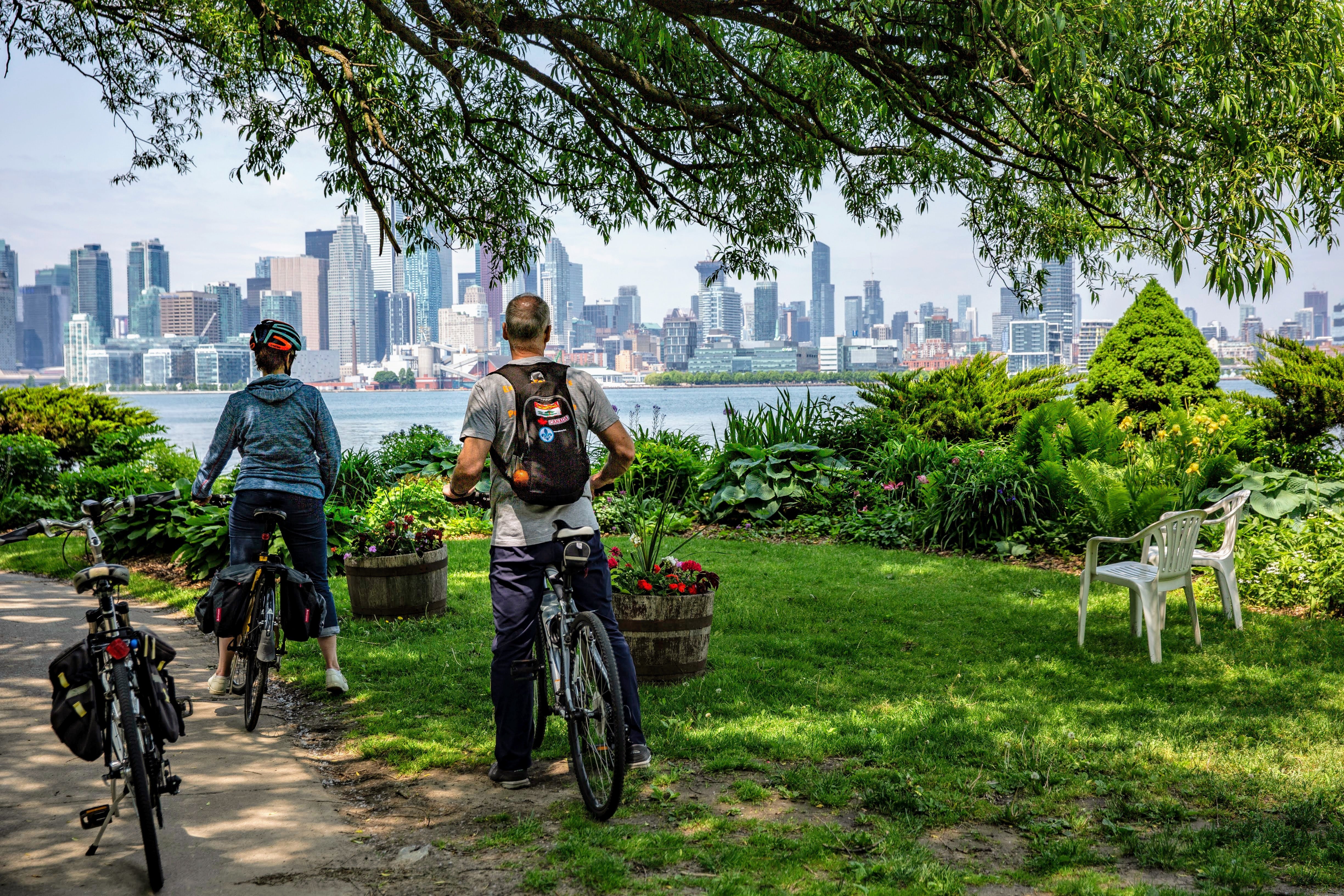 Toronto Waterfront & Islands Bicycle Tour
