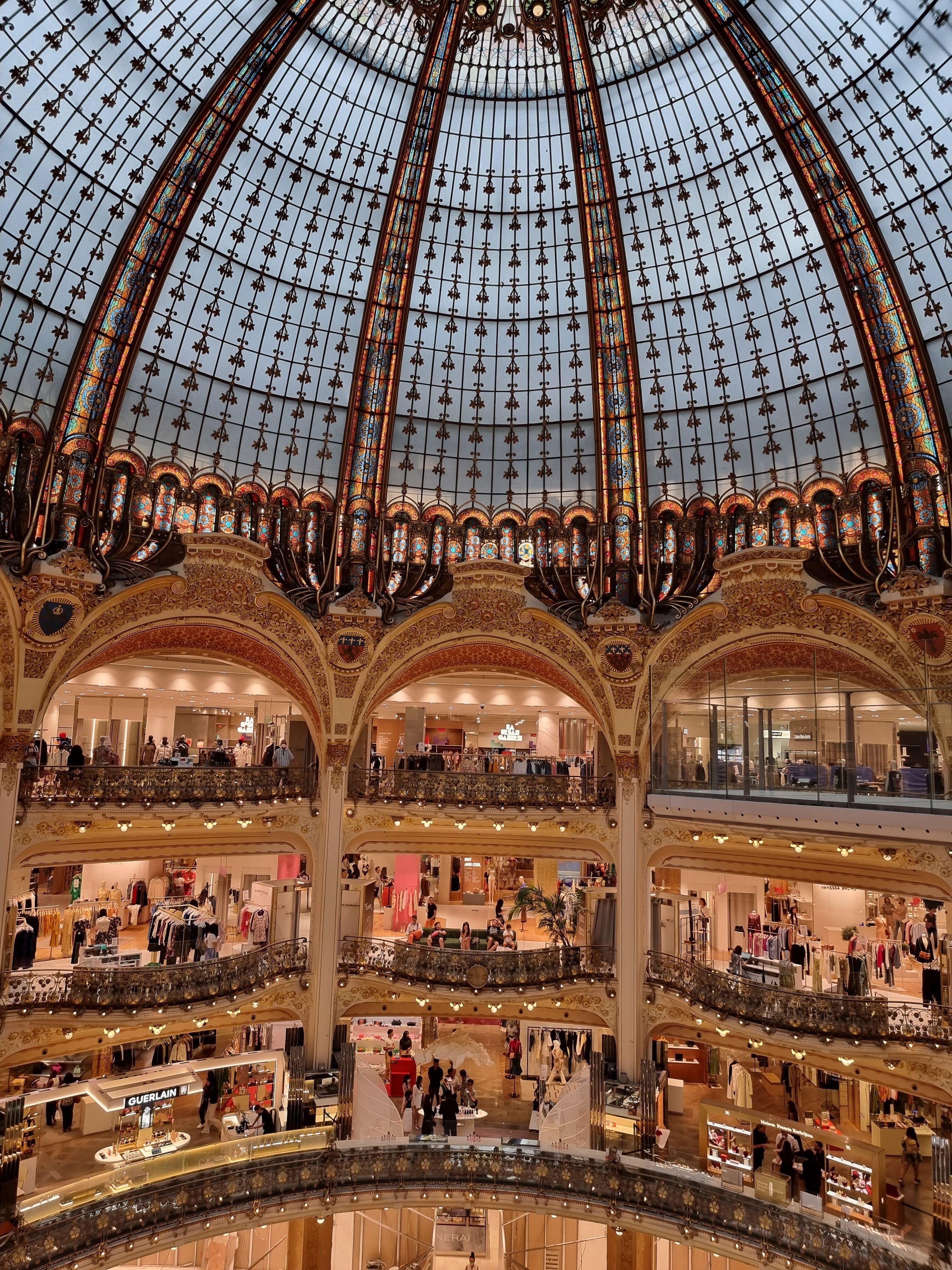 Parisian Evening: Perfume Crafting, Palais Garnier & Gourmet Dining