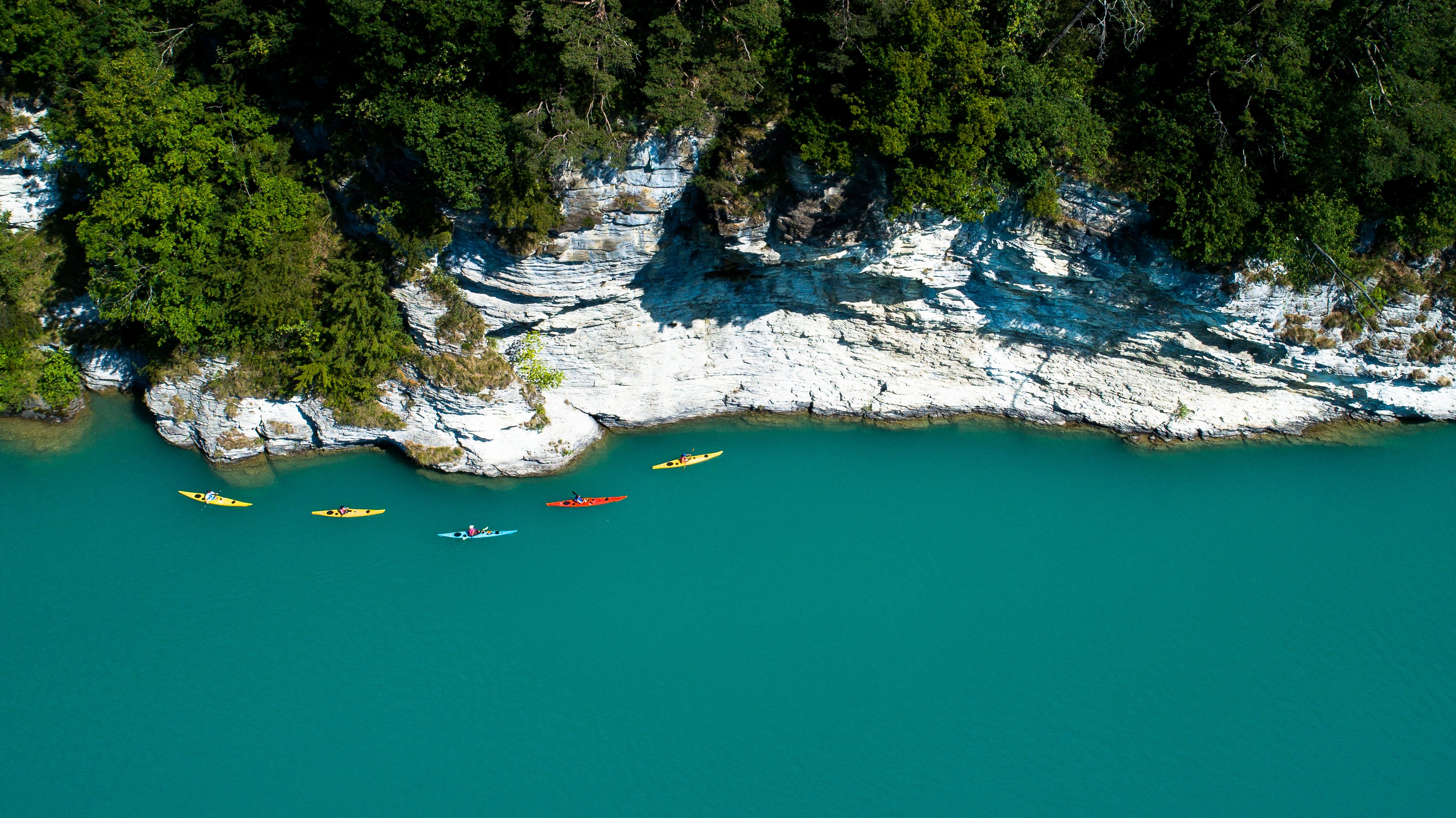 Interlaken: Guided Lake Brienz Turquoise Kayaking Tour
