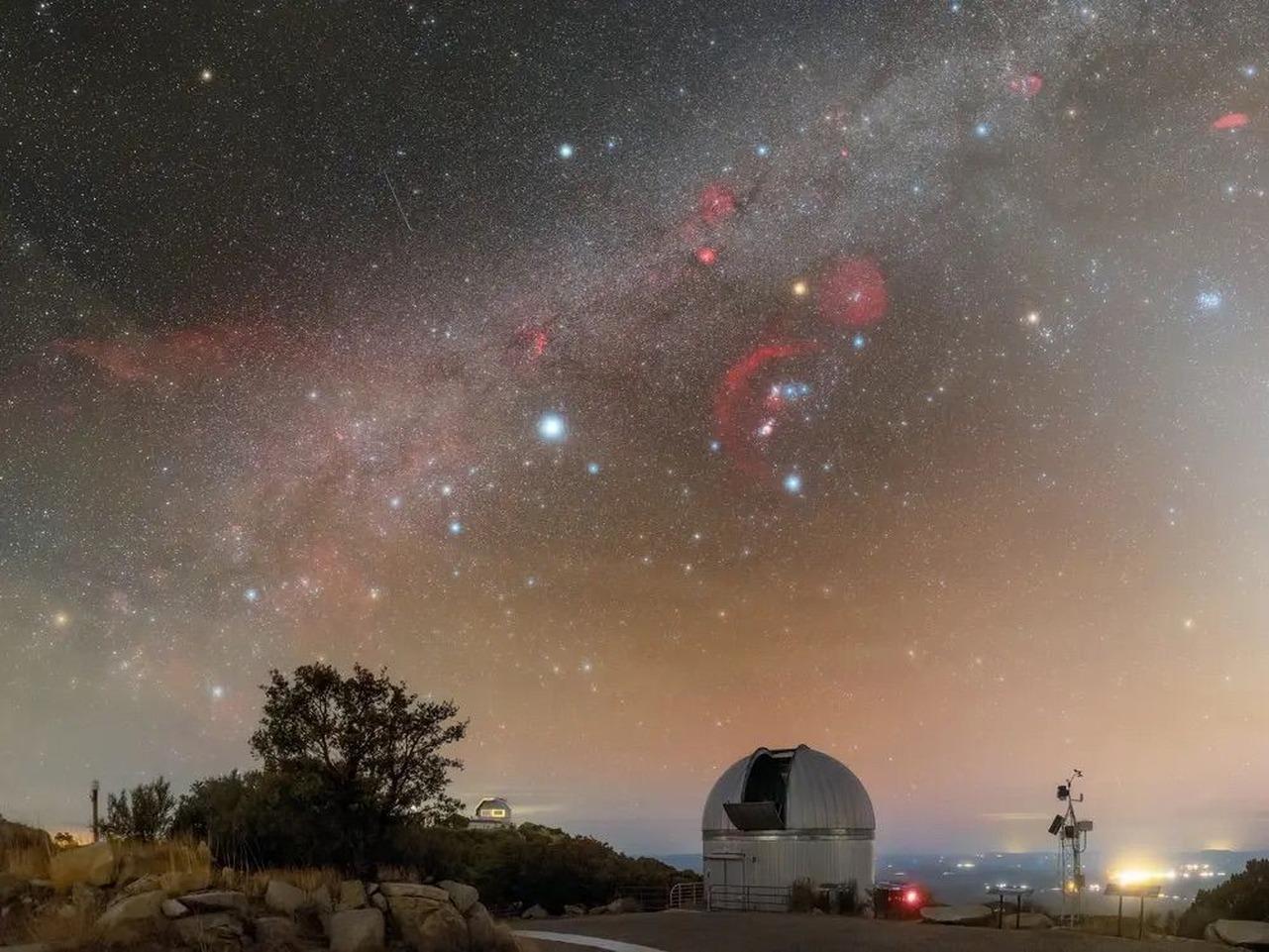 Tucson observatory night sky — telescope domes and stargazing programs in the astronomy capital — image 4