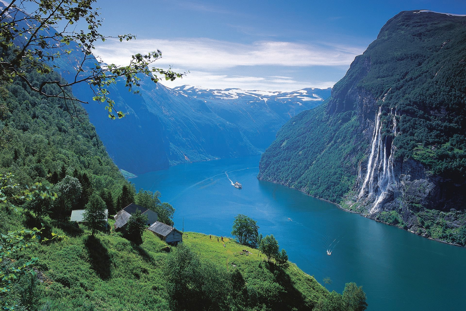 Ålesund: Geirangerfjord Cruise & Stranda Gondola Full-Day Tour