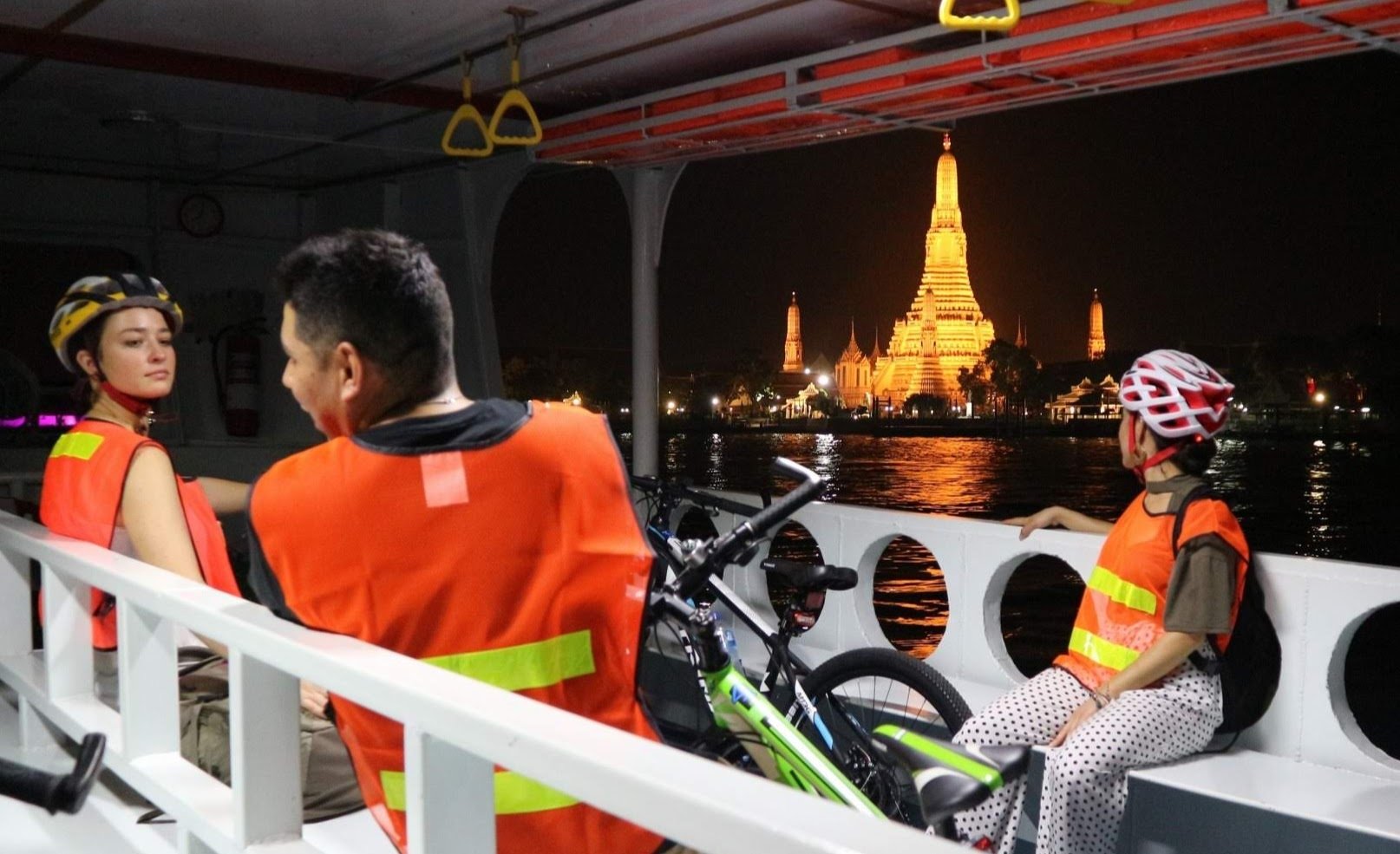 Evening Bike Tour with Authentic Thai Dinner