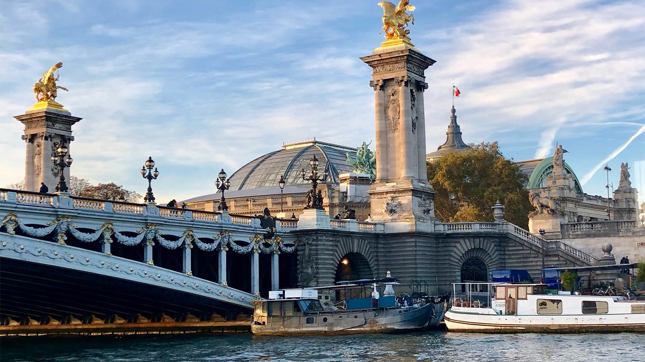Paris: Seine Champagne Tasting Cruise