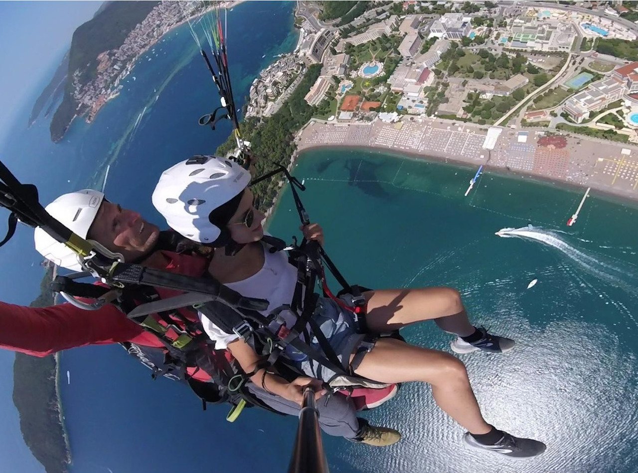 Tandem Paragliding Over Bečići Coast