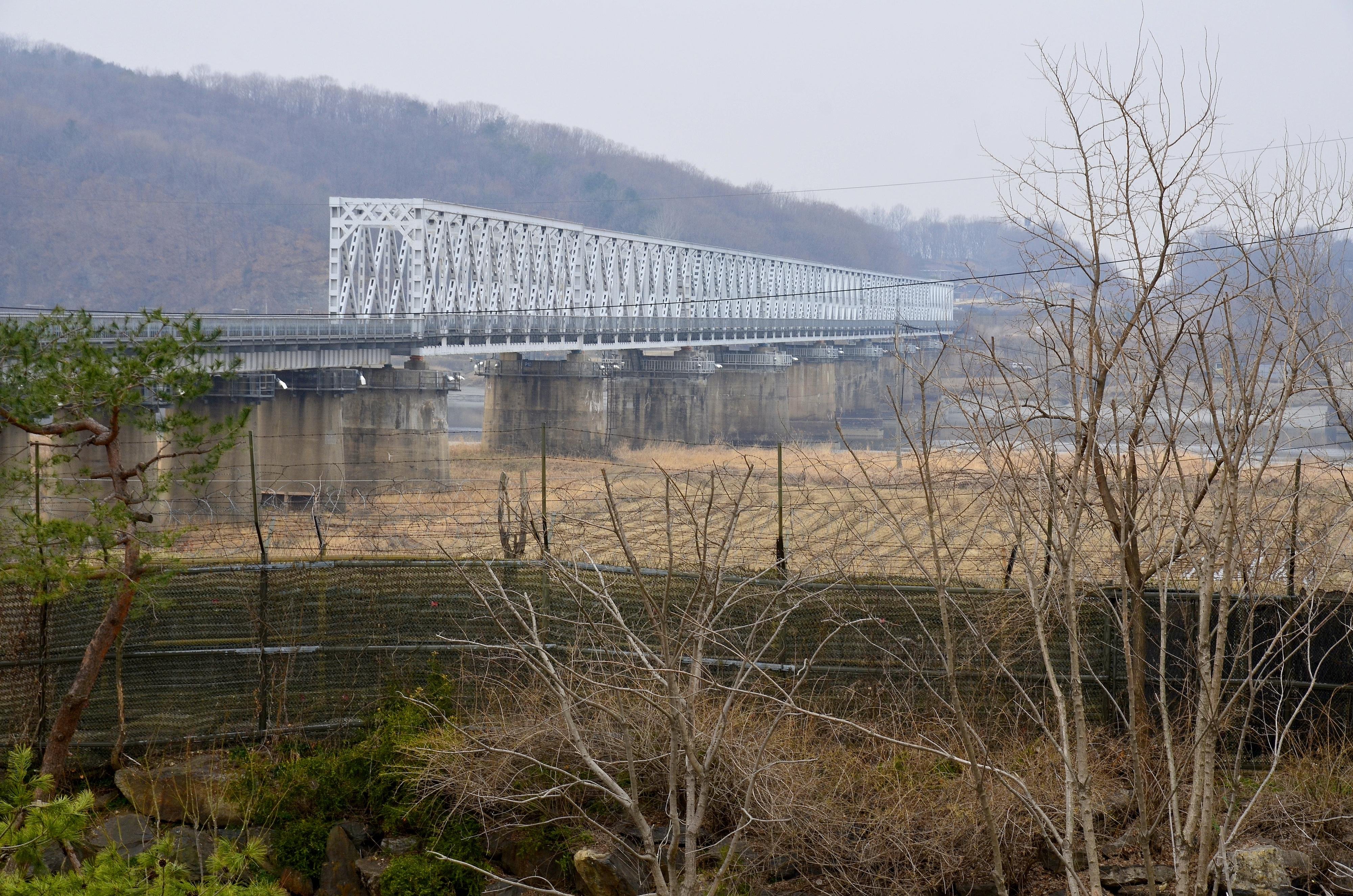 Seoul DMZ Day Tour: 3rd Tunnel, Dora Observatory & North Korean Defector Encounter