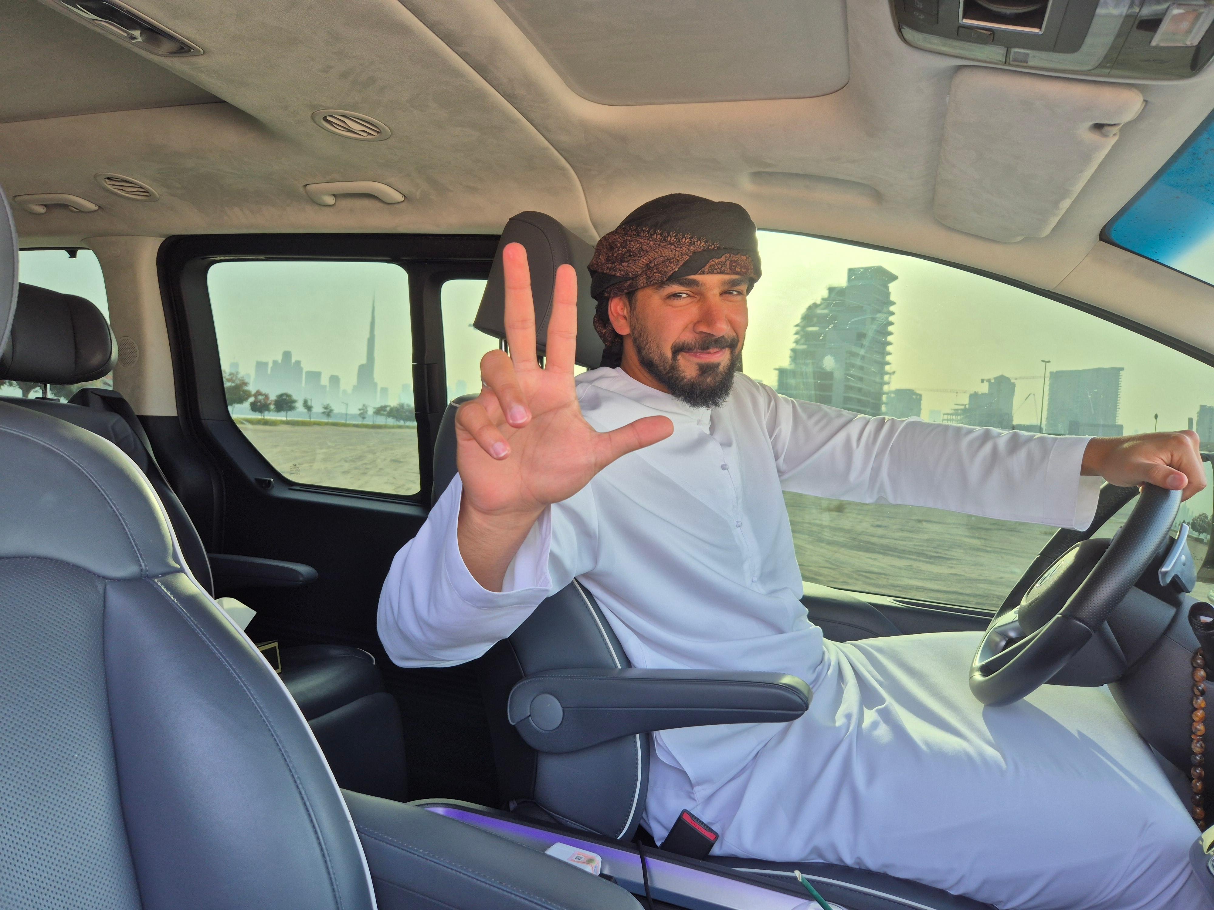 Dubai & Abu Dhabi Private Full-Day Transfer with Personal Driver