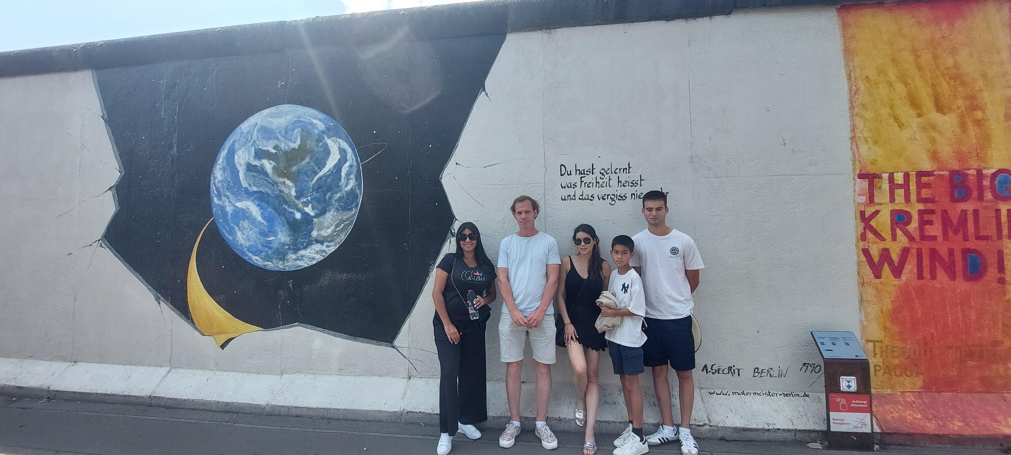 Berlin: Berlin Wall & East Side Gallery Walking Tour