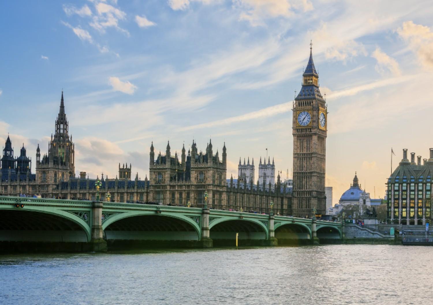 Paris to London Day Trip by Eurostar with Hop-On Hop-Off Bus & River Cruise