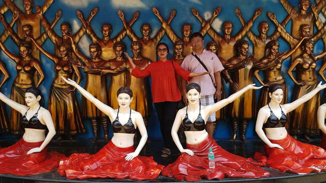 Mumbai Bollywood Studio Tour with Live Dance Show