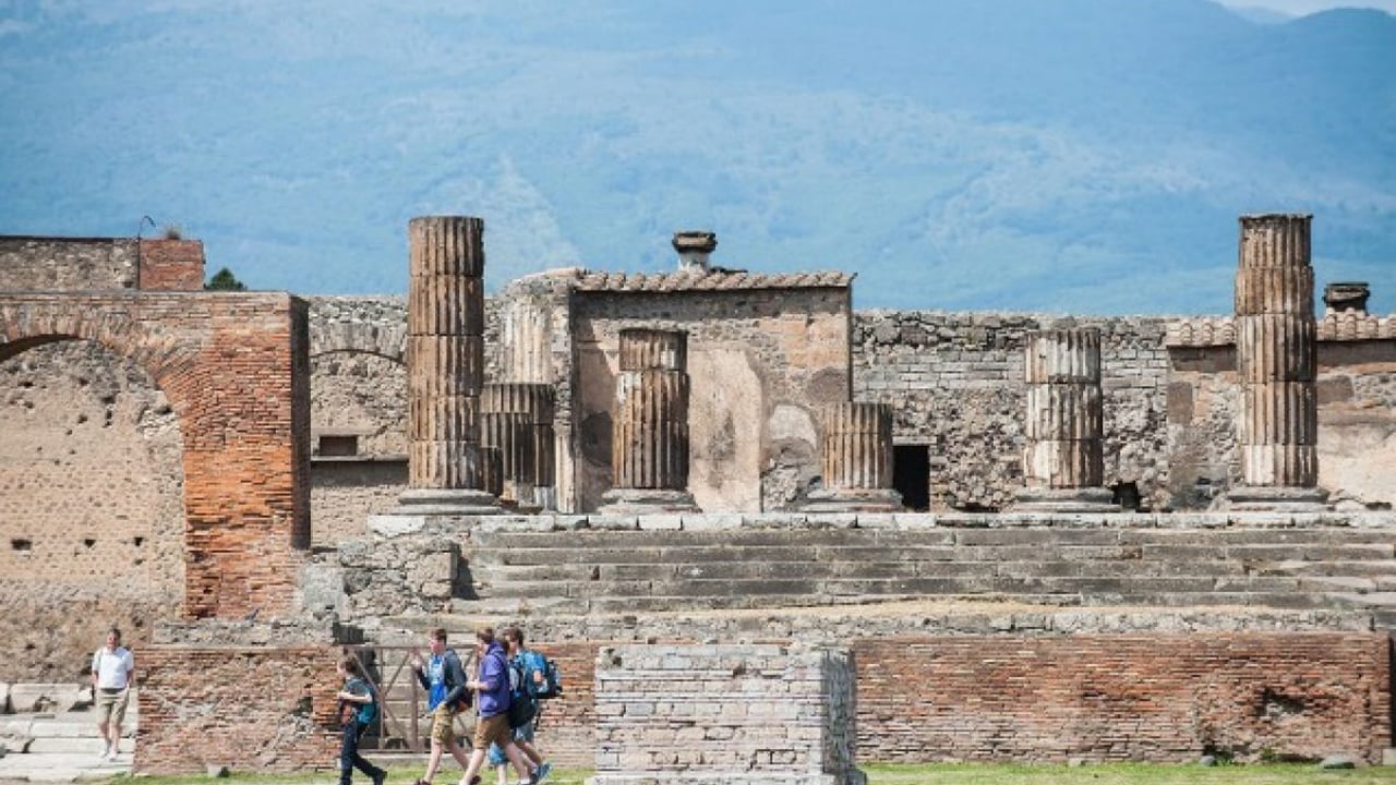 Sorrento to Pompeii Express: Skip-the-Line Guided Train Tour