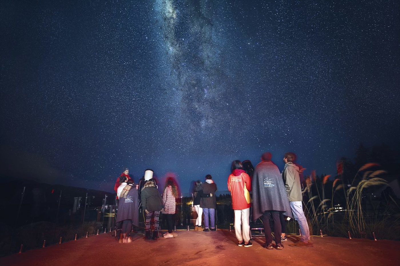 Lake Tekapo: 90-minute Hot Pools & Stargazing Experience