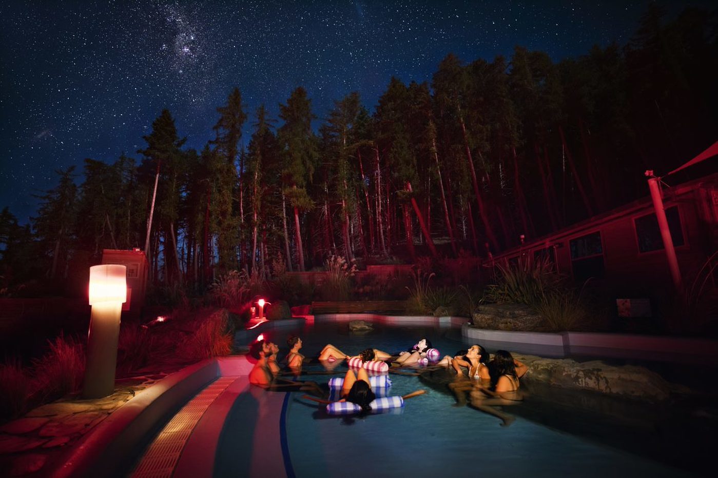 Lake Tekapo: 90-minute Hot Pools & Stargazing Experience