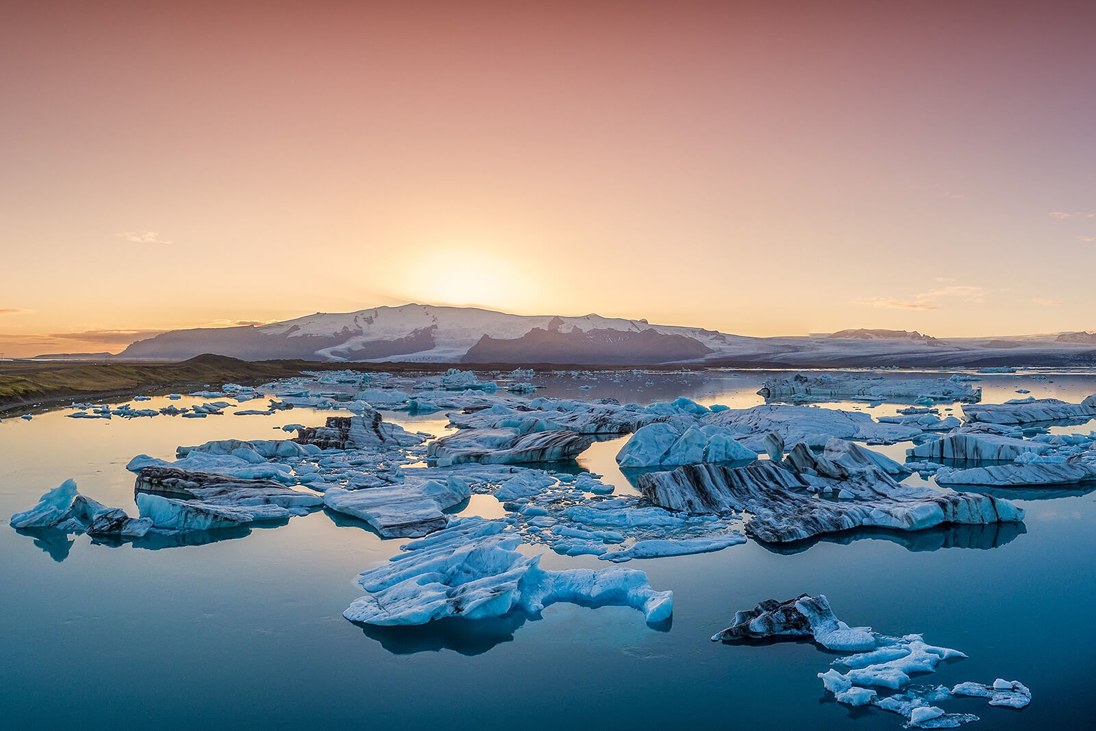 Reykjavik: South Coast, Diamond Beach, and Jökulsárlón Tour
