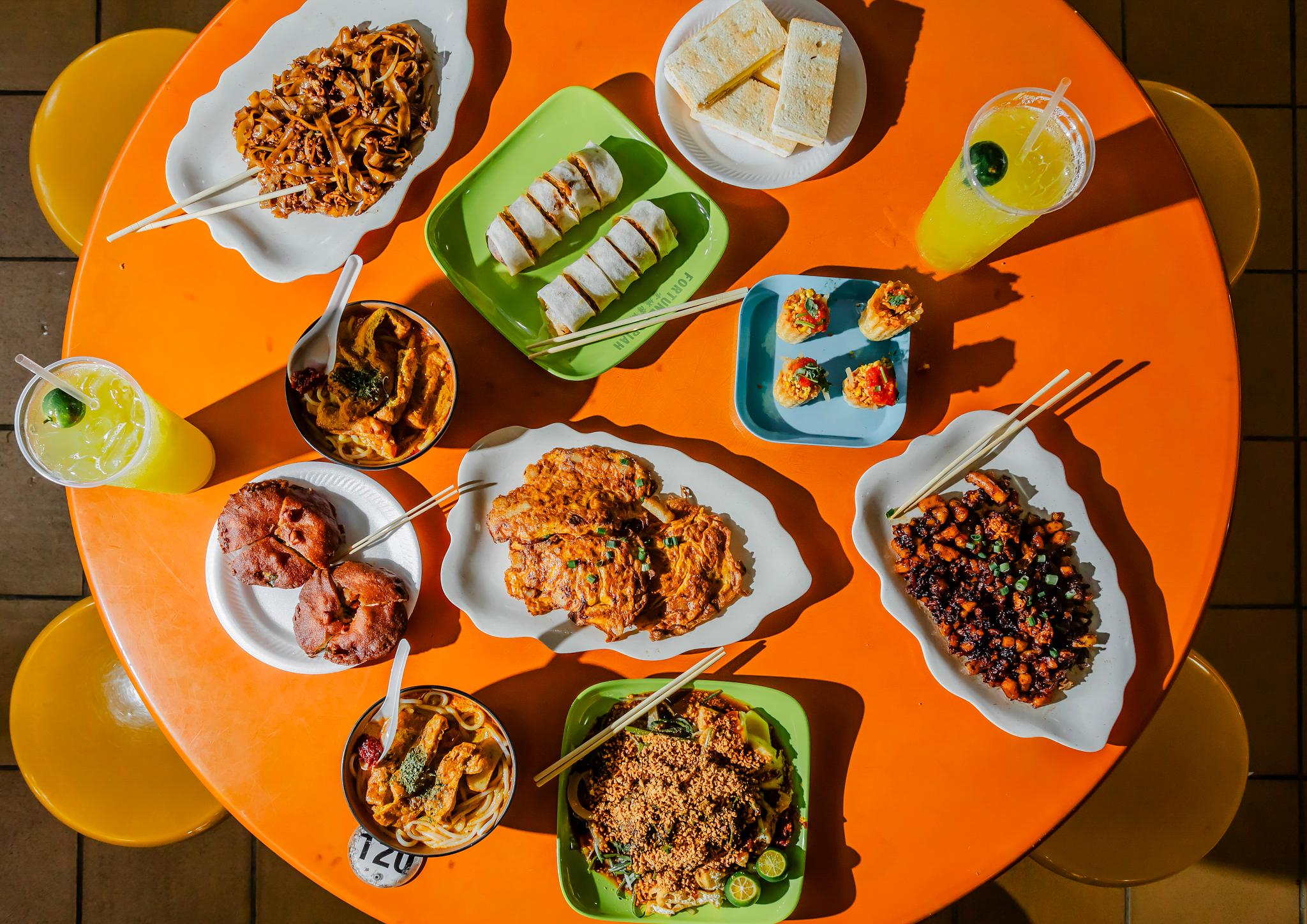 Singapore Street Food Tour with 12+ Tastings