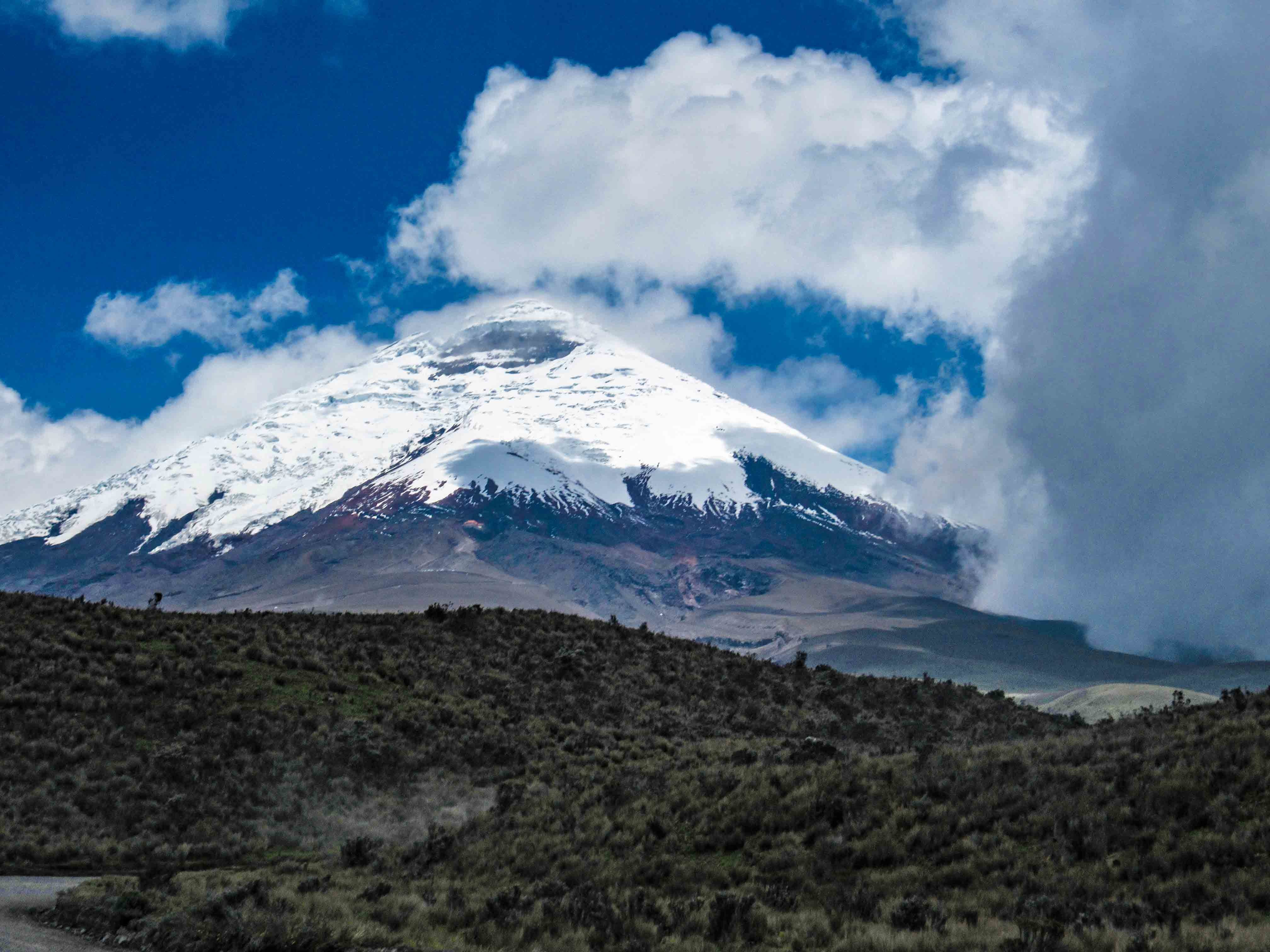 Cotopaxi National Park Full-Day Hiking Tour from Quito