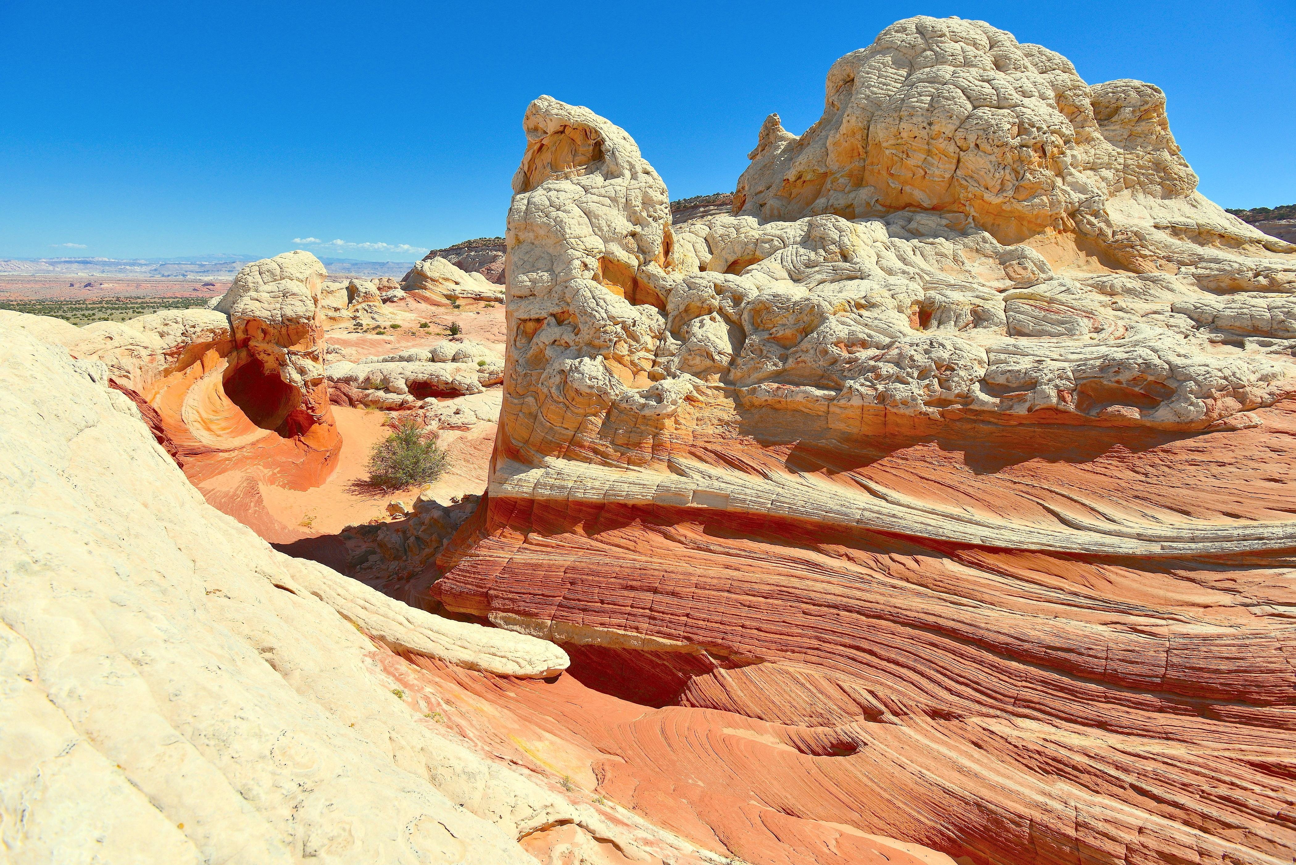 White Pocket Hiking Adventure in Vermilion Cliffs