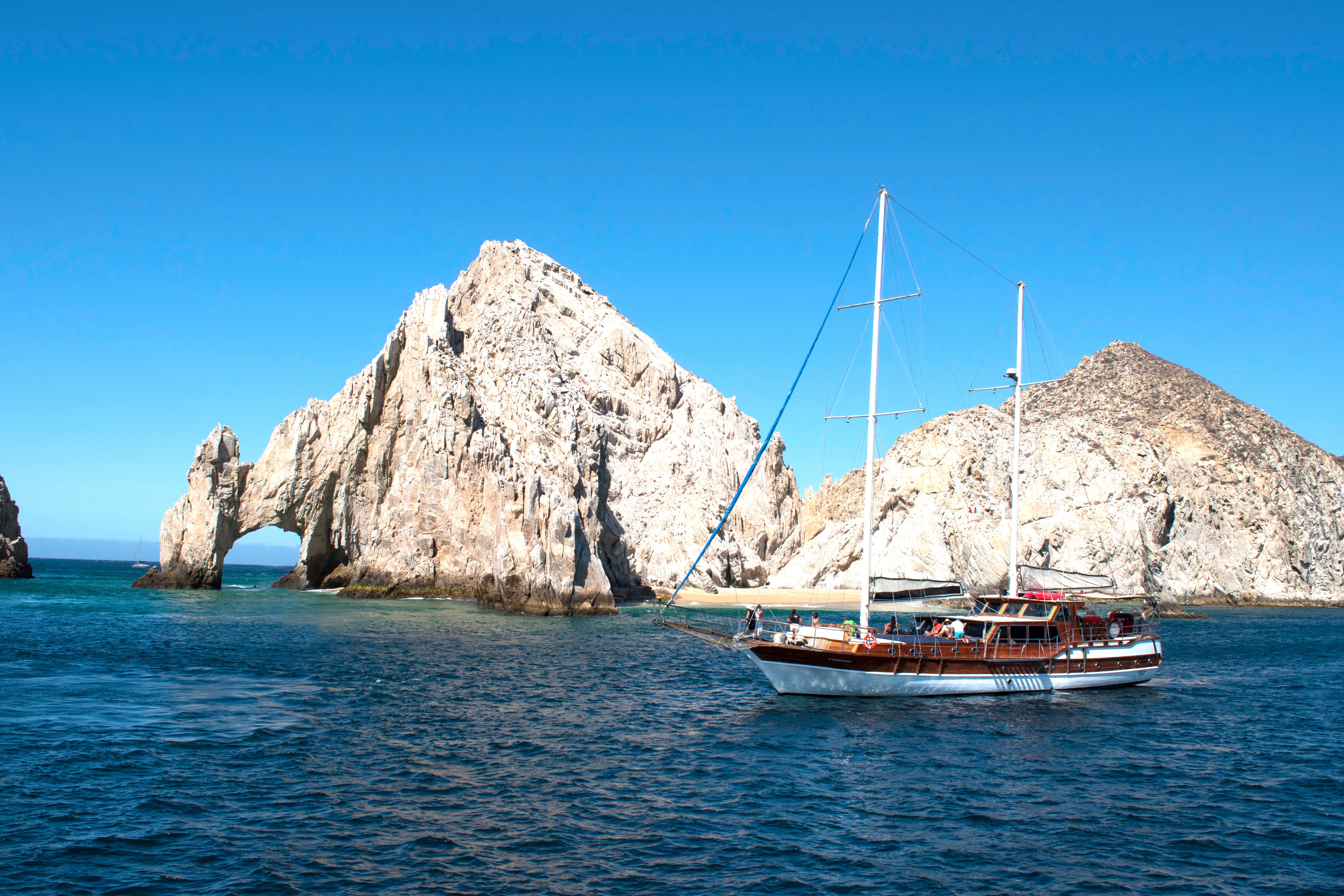 Cabo Sunset Yacht Dinner Cruise with Open Bar