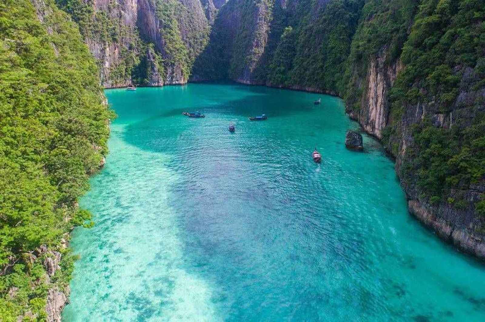 Phi Phi Islands Sunrise Speedboat Tour from Phuket