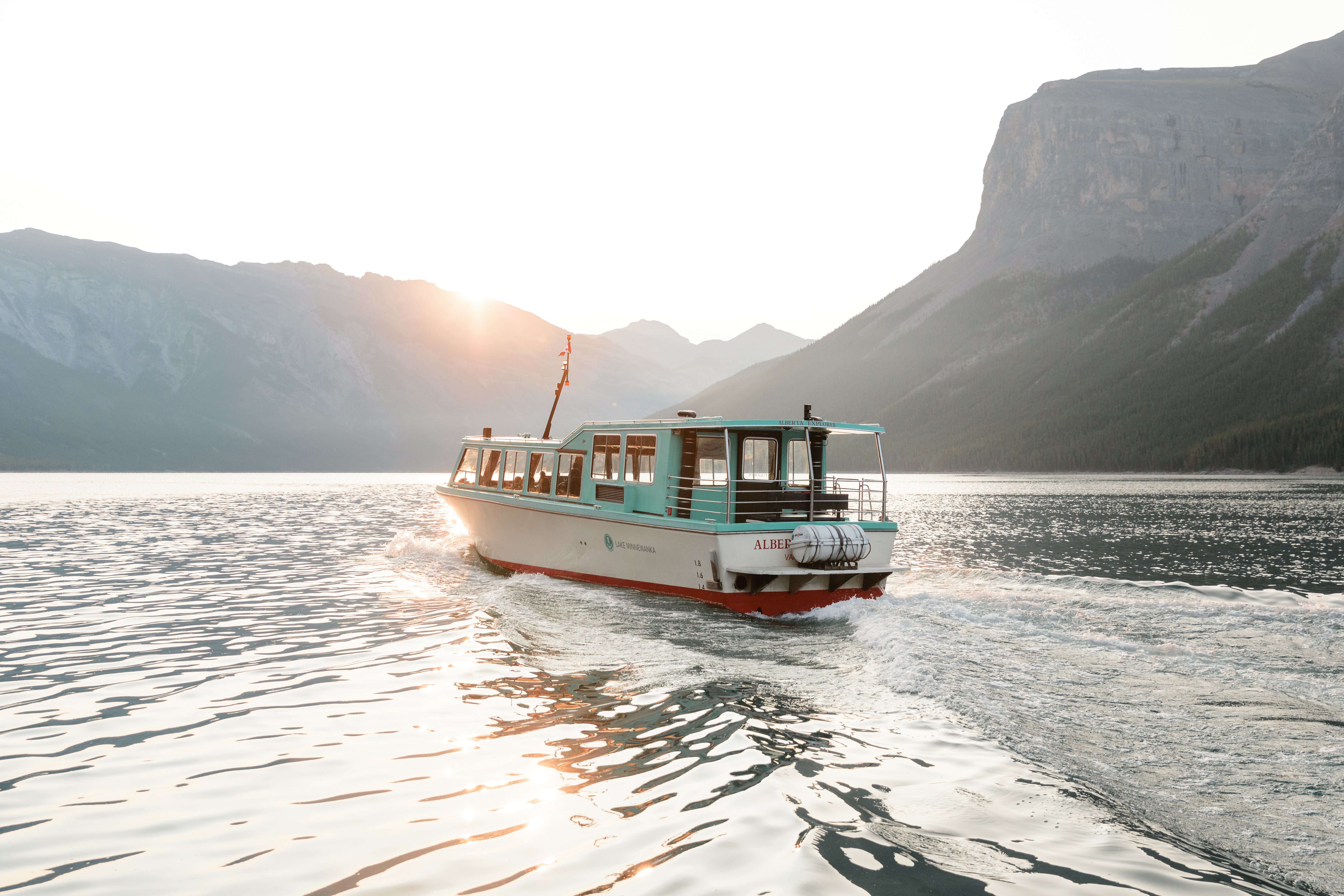 Banff National Park: Lake Minnewanka Scenic Cruise