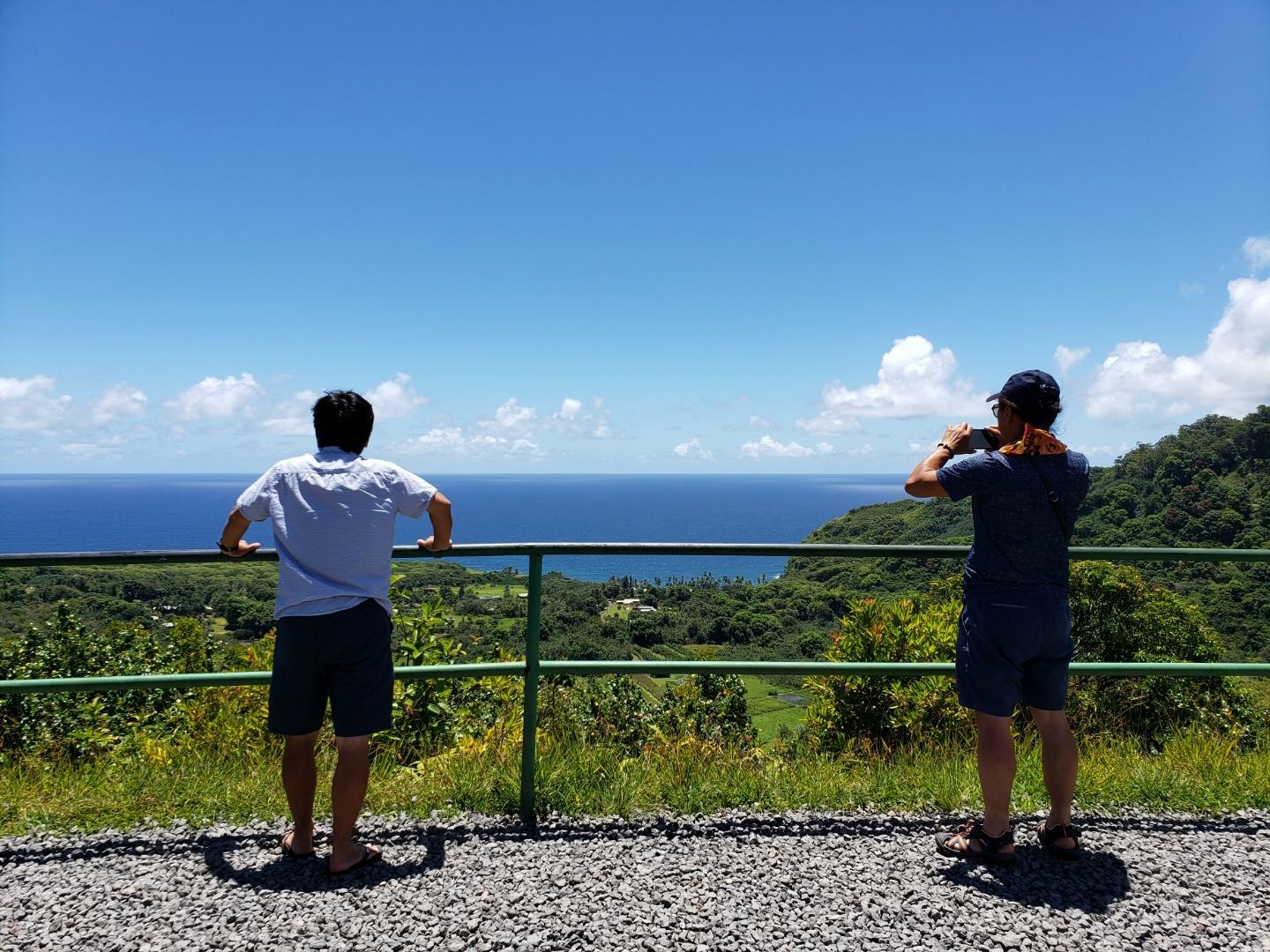 Road to Hana tour on Maui — Hāna Highway waterfalls and black-sand beach — image 15