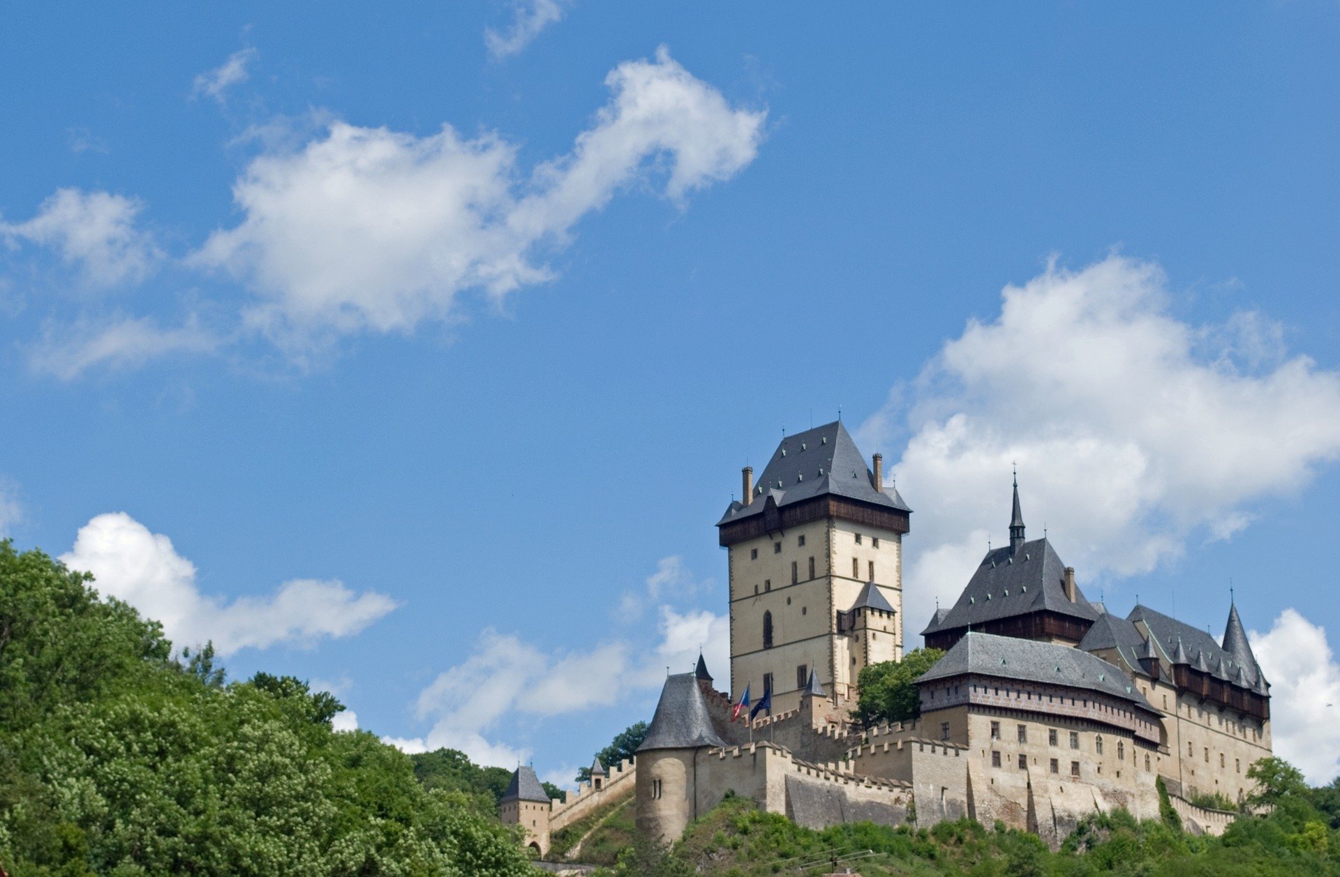 Karlštejn Castle Guided Tour with Entry Ticket