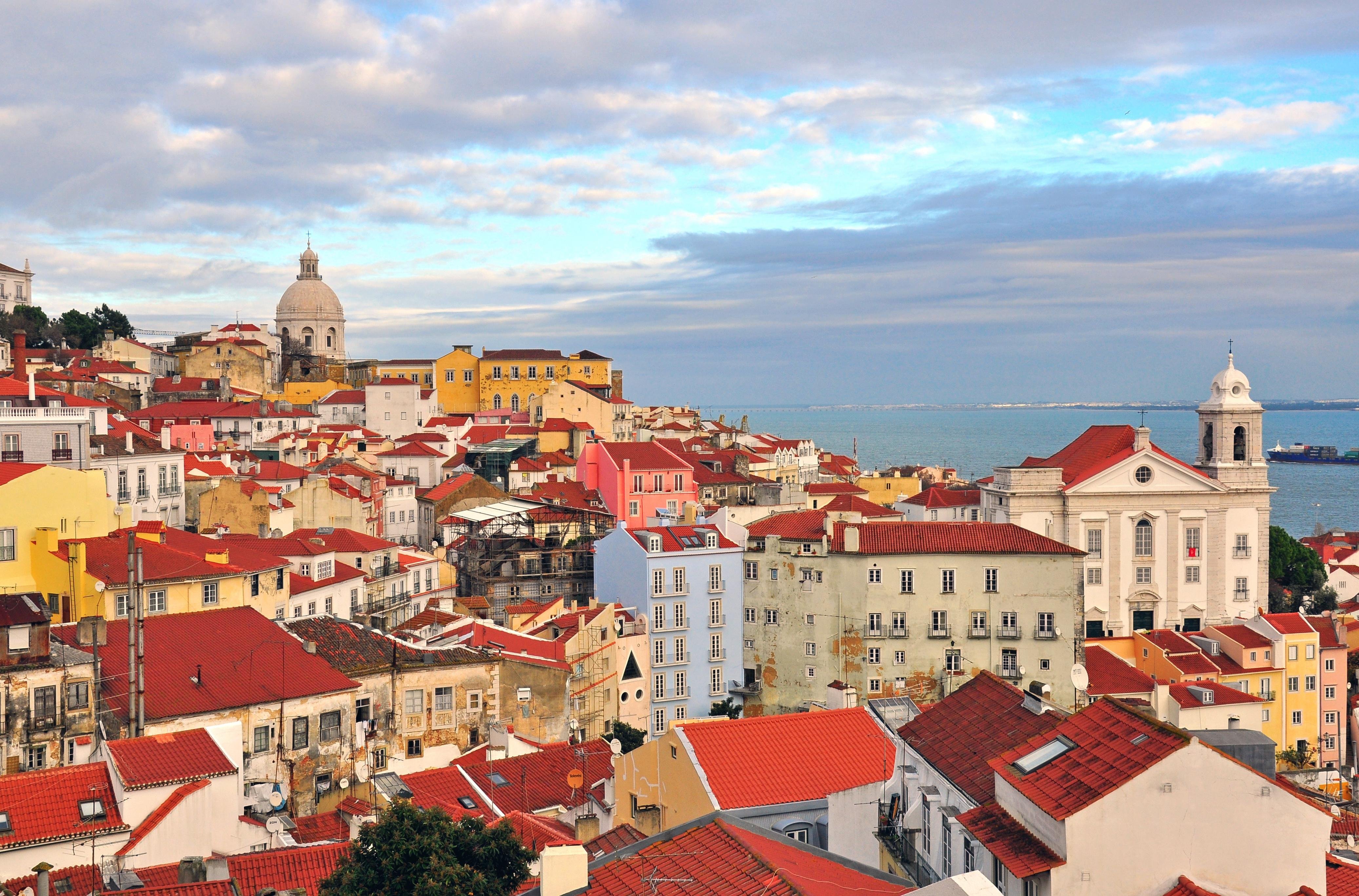 Lisbon Private Tuk-Tuk Tour with Hotel Pickup