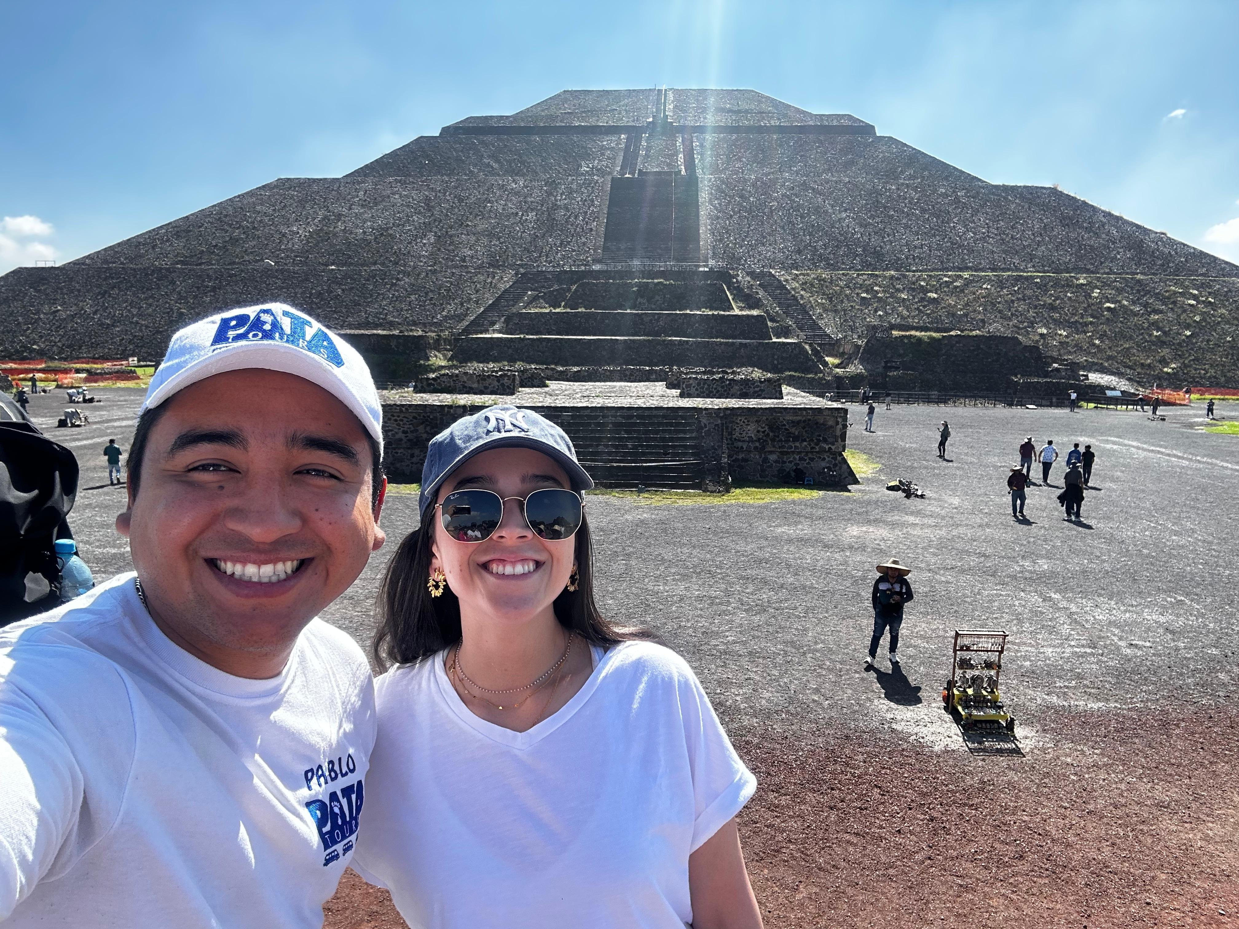 Private Teotihuacan Pyramids & Guadalupe Basilica Excursion