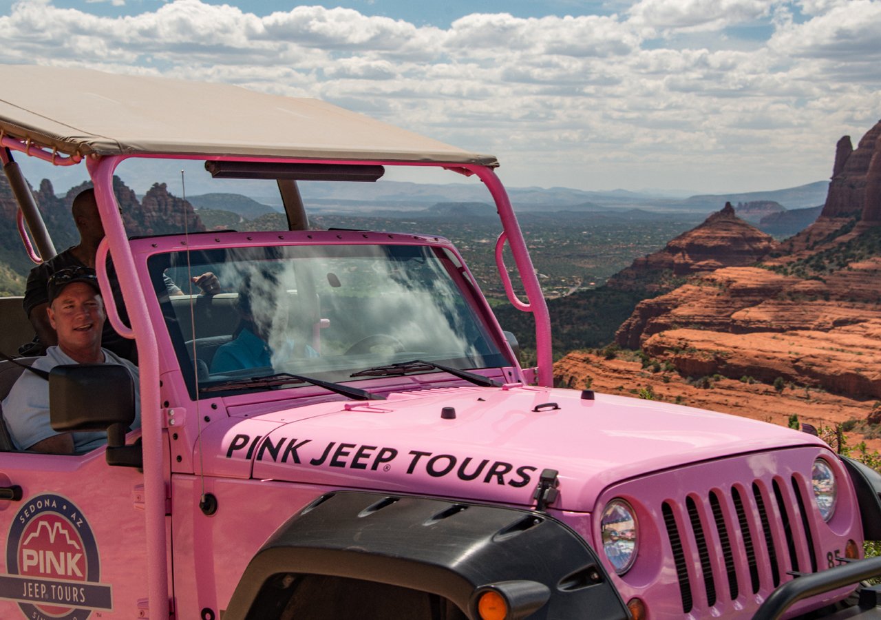 Sedona: Scenic Rim Pink Jeep Tour