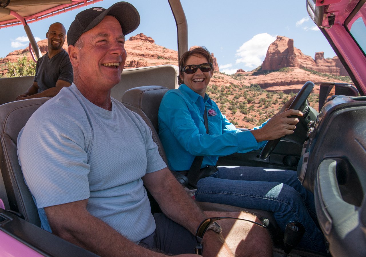 Sedona: Scenic Rim Pink Jeep Tour
