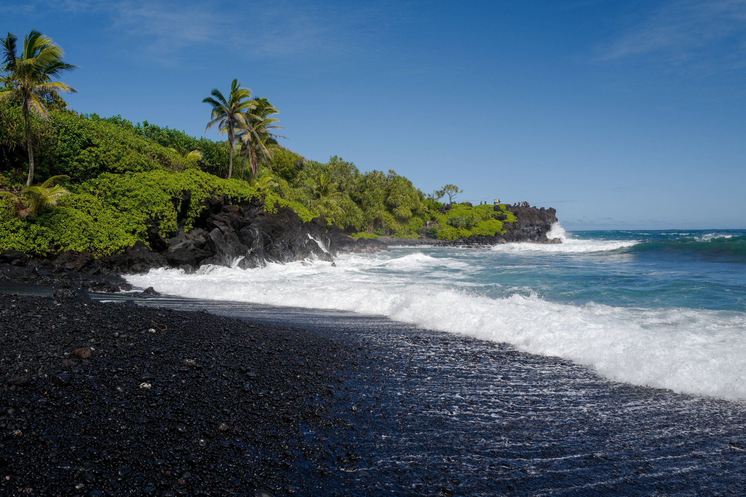 Road to Hana tour on Maui — Hāna Highway waterfalls and black-sand beach — image 13