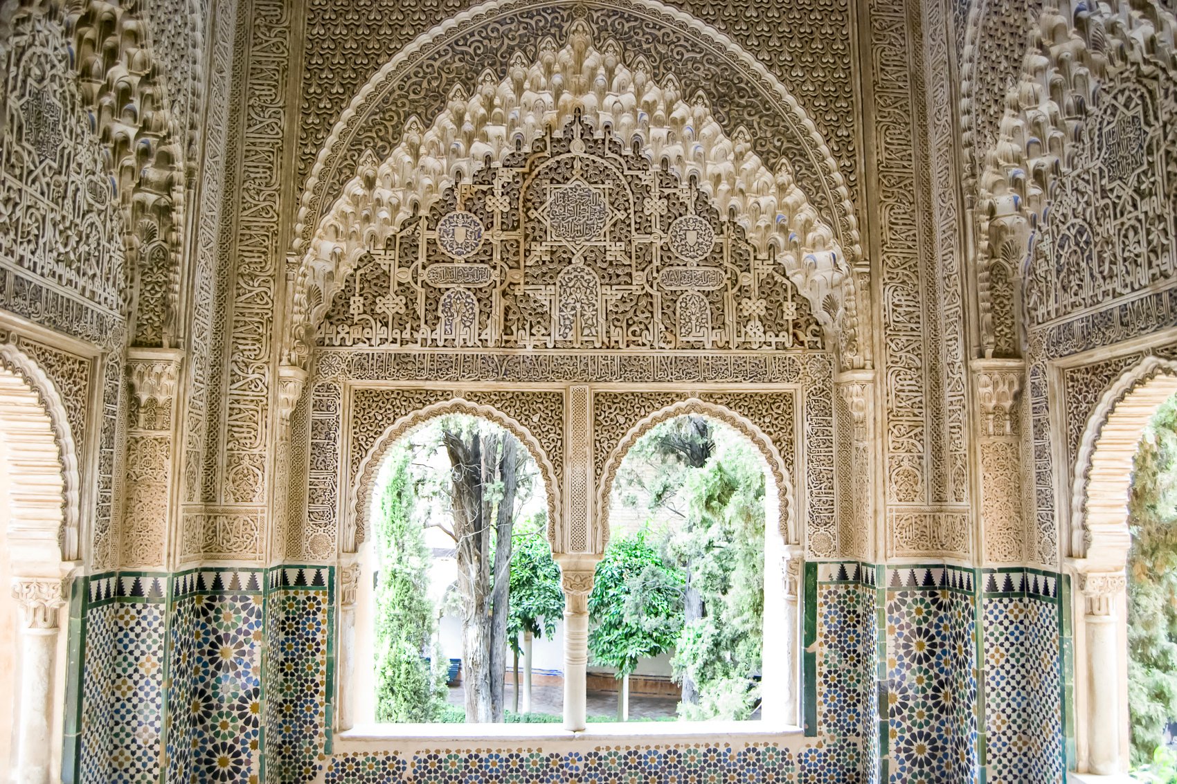 Generalife photography tour — best photo spots, water channels, Albaicín overlook, cypress arches — image 4