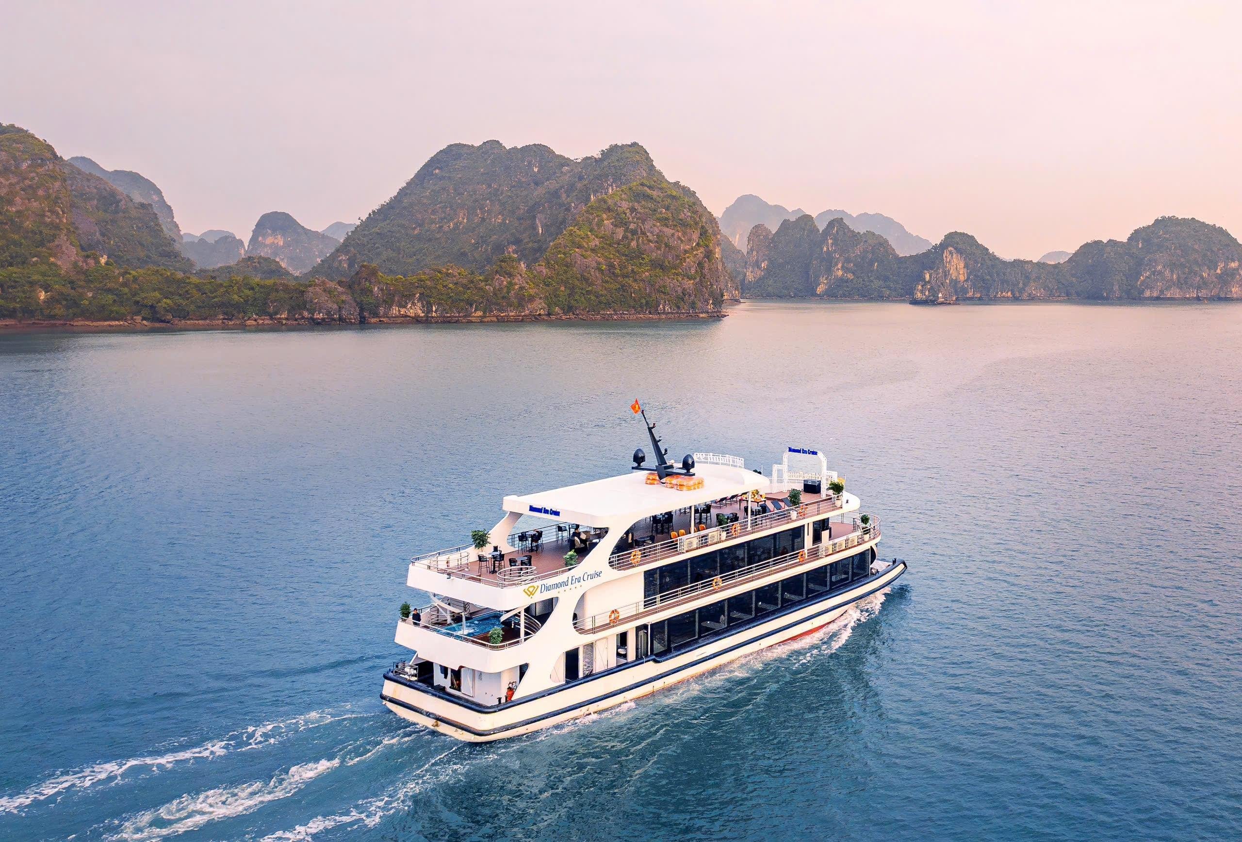 Ha Long Bay Day Trip from Hanoi: Sung Sot Cave, Titop Island & Luon Cave
