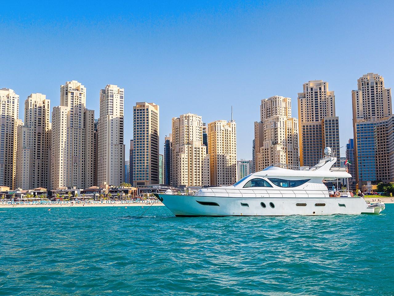 Dubai Sunset Yacht Cruise with Snacks & Drinks