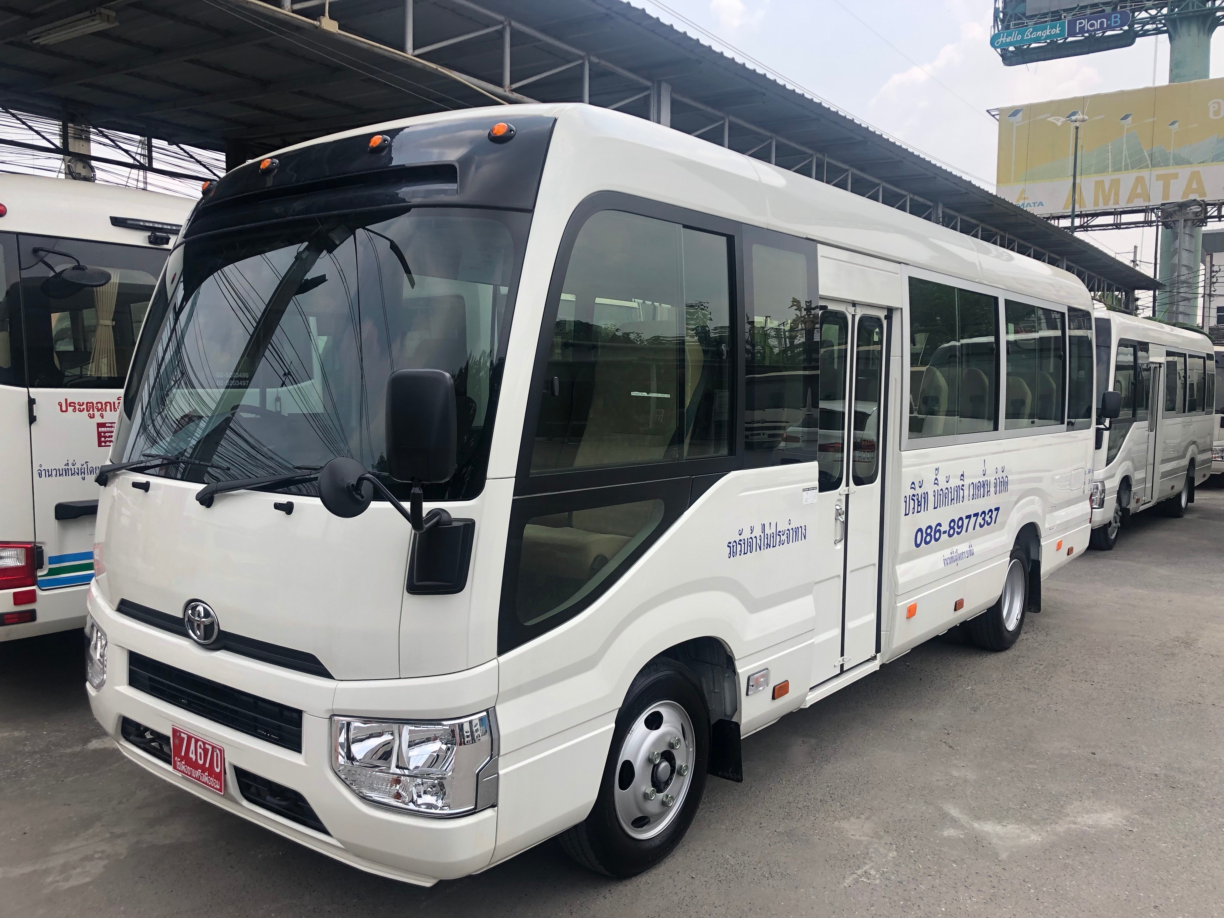Private Mini-Coach Charter with Guide in Bangkok