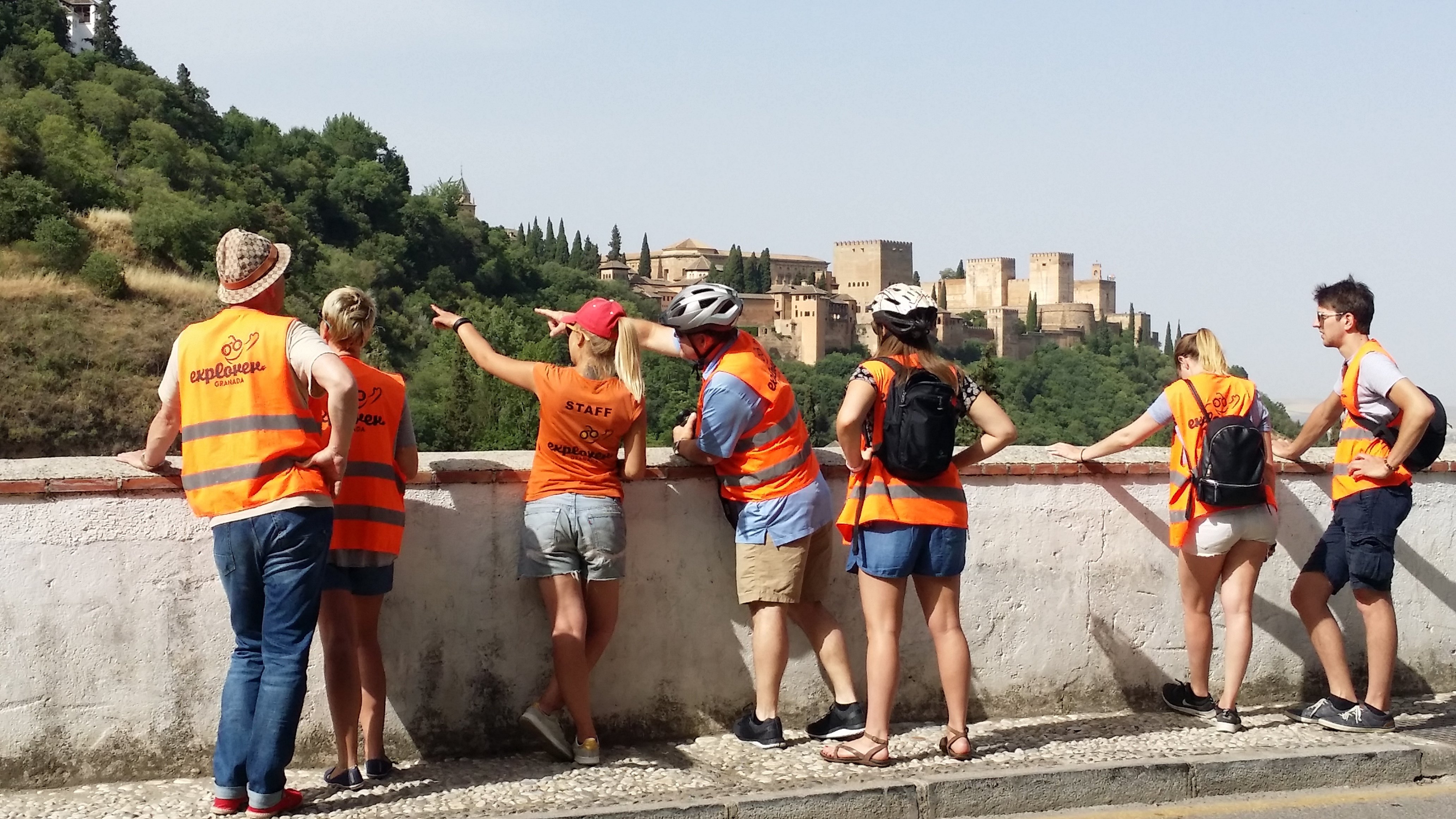Granada E-Bike Tapas Tour with Alhambra Views