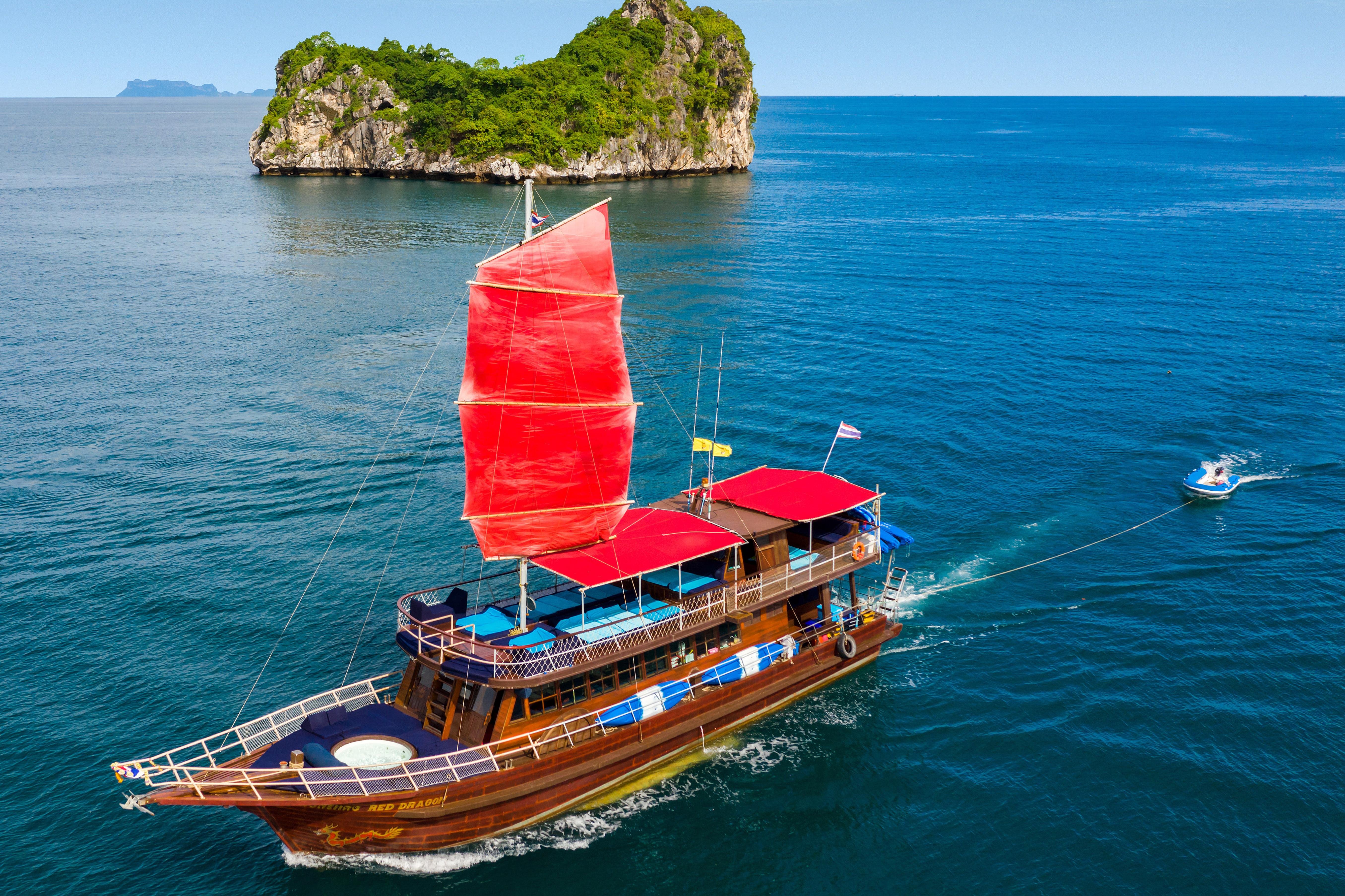 Ang Thong Marine Park Semi-Private Yacht Cruise from Koh Samui