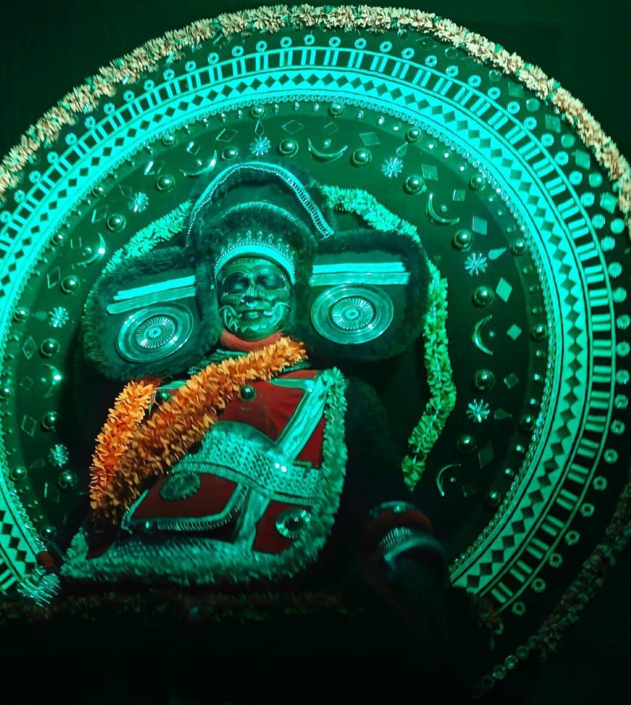 Kochi Evening Showcase: Kathakali, Theyyam, and Kalaripayattu