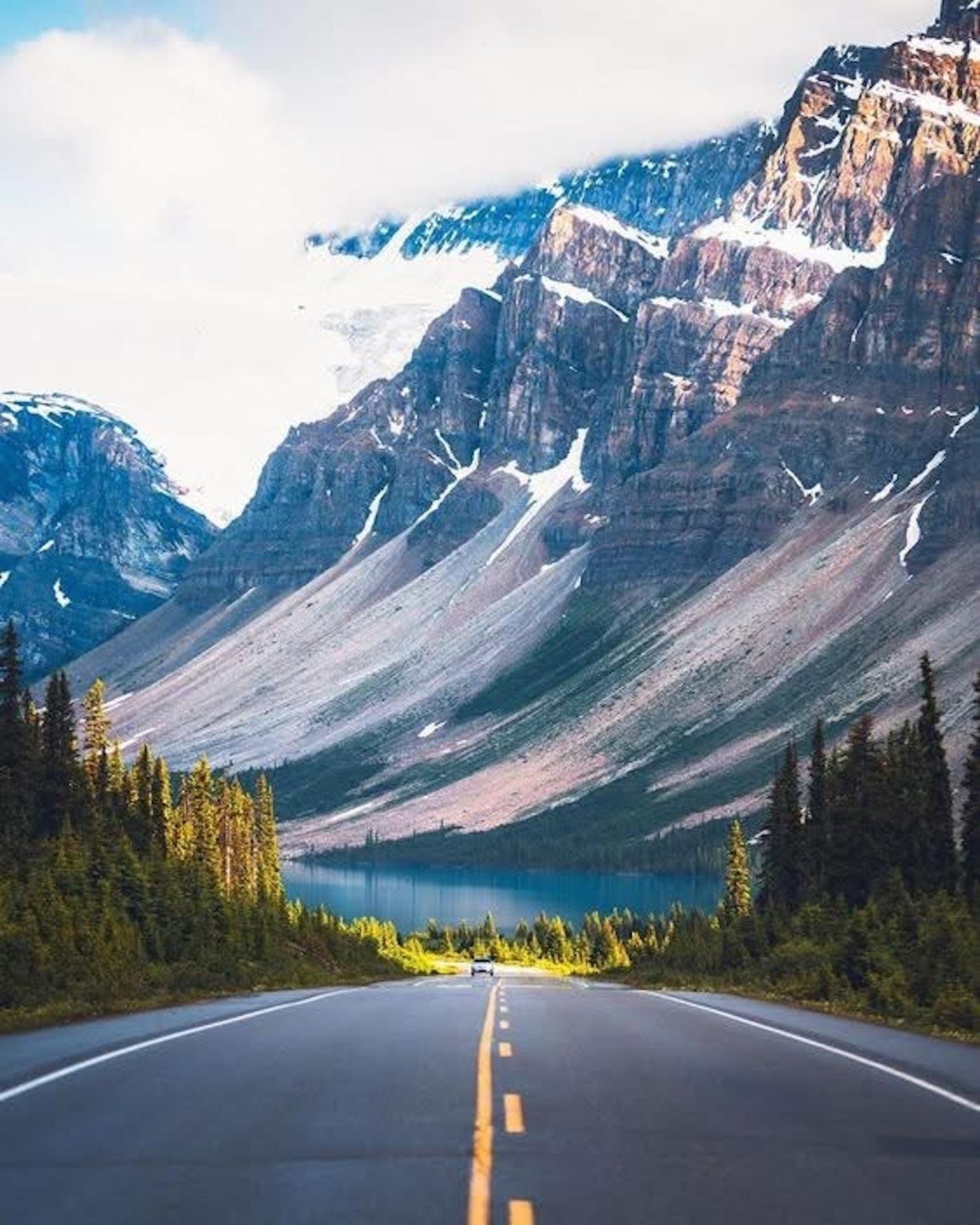 Icefields Parkway tour from Calgary — Columbia Icefield, Peyto Lake and Glacier Skywalk — image 13