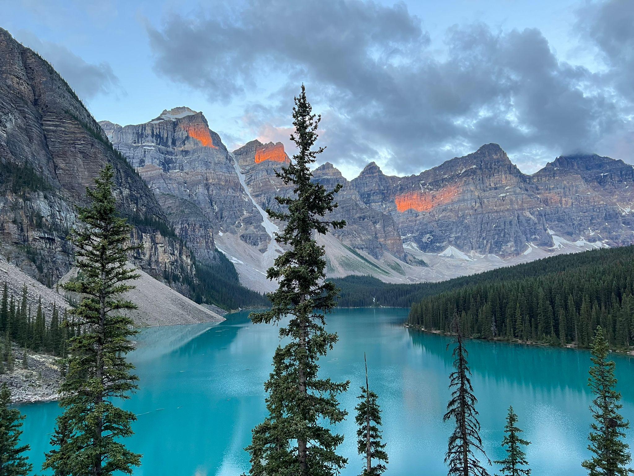 Lake Louise and Moraine Lake shuttle tour — glacial turquoise lakes in Banff National Park — image 5