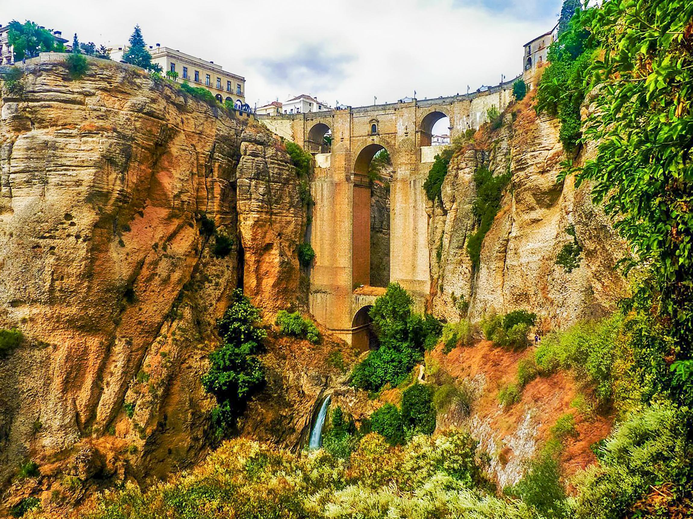 Ronda and Setenil de las Bodegas Guided Day Tour from Malaga