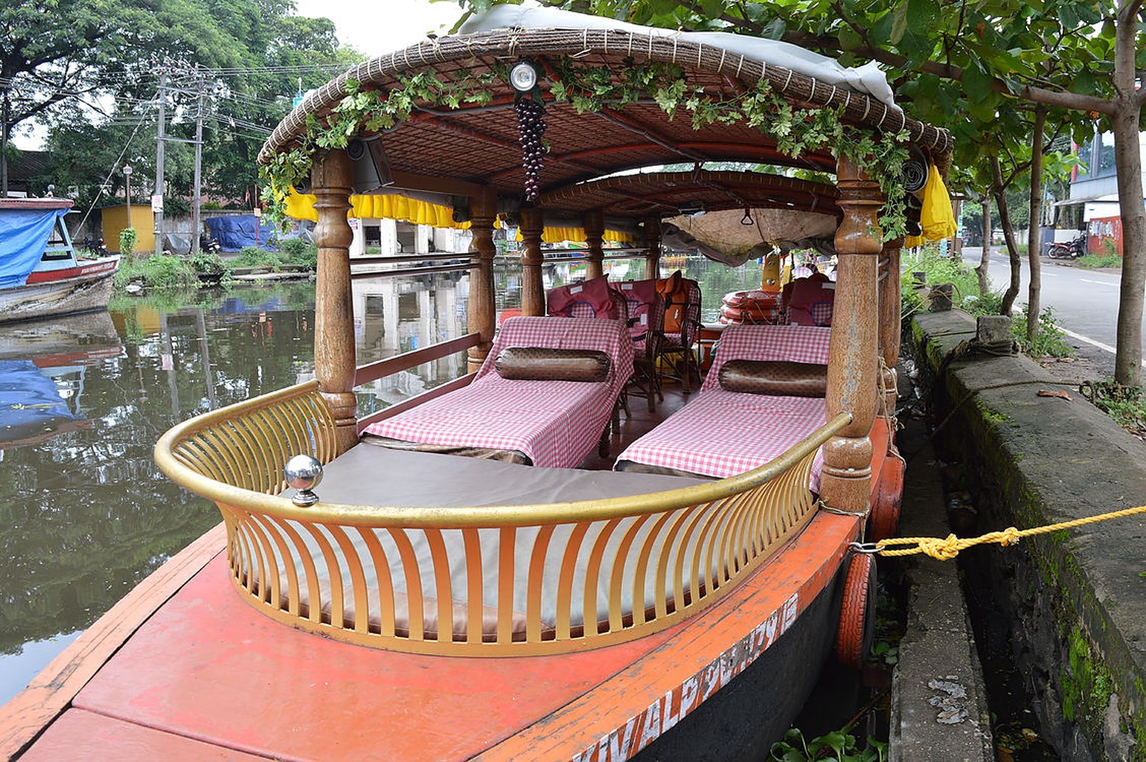 Cochin Shore Excursion: Alleppey Backwaters & Chinese Fishing Nets